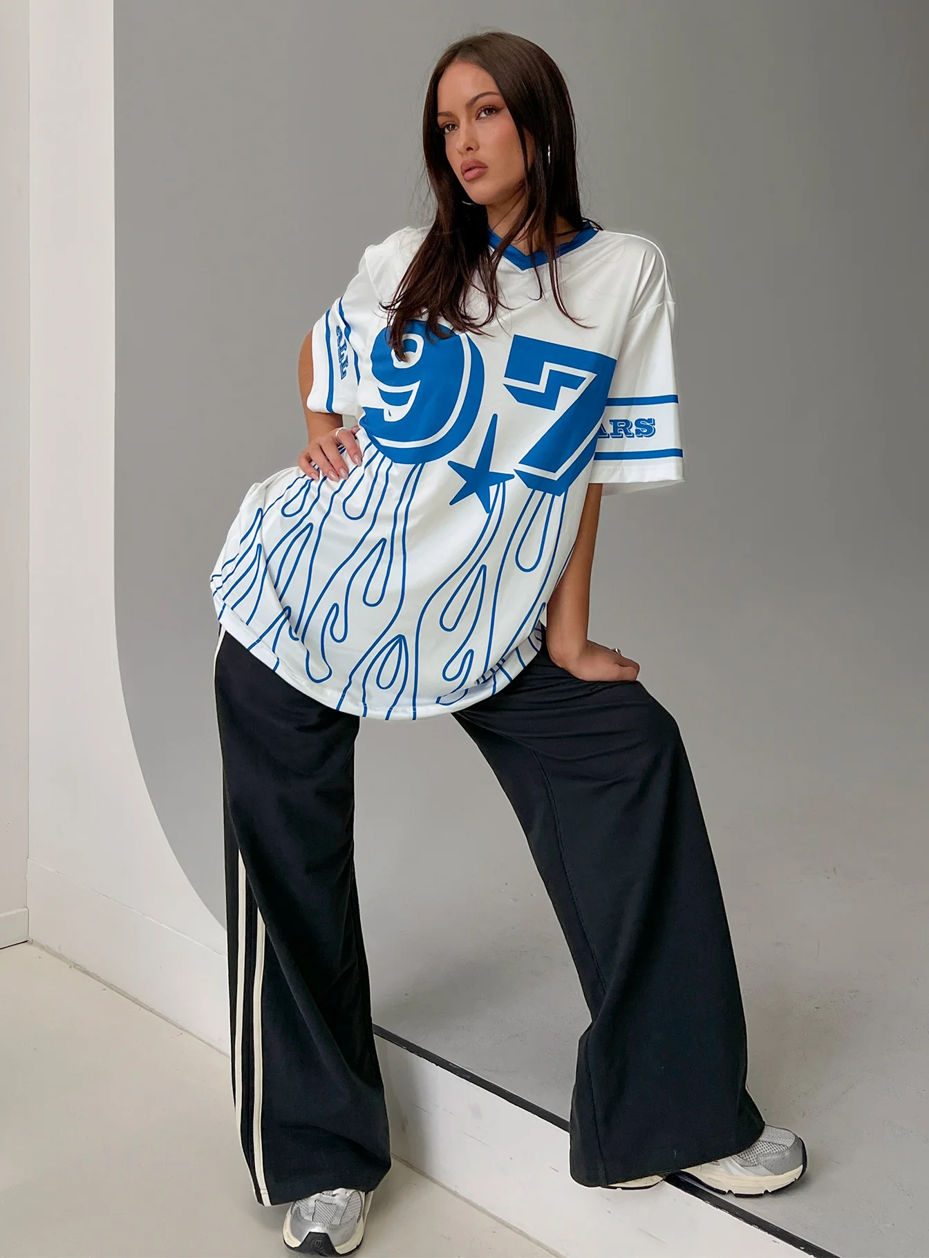 97 Sportstar Oversized Jersey Graphic Top White / Blue - Image 8