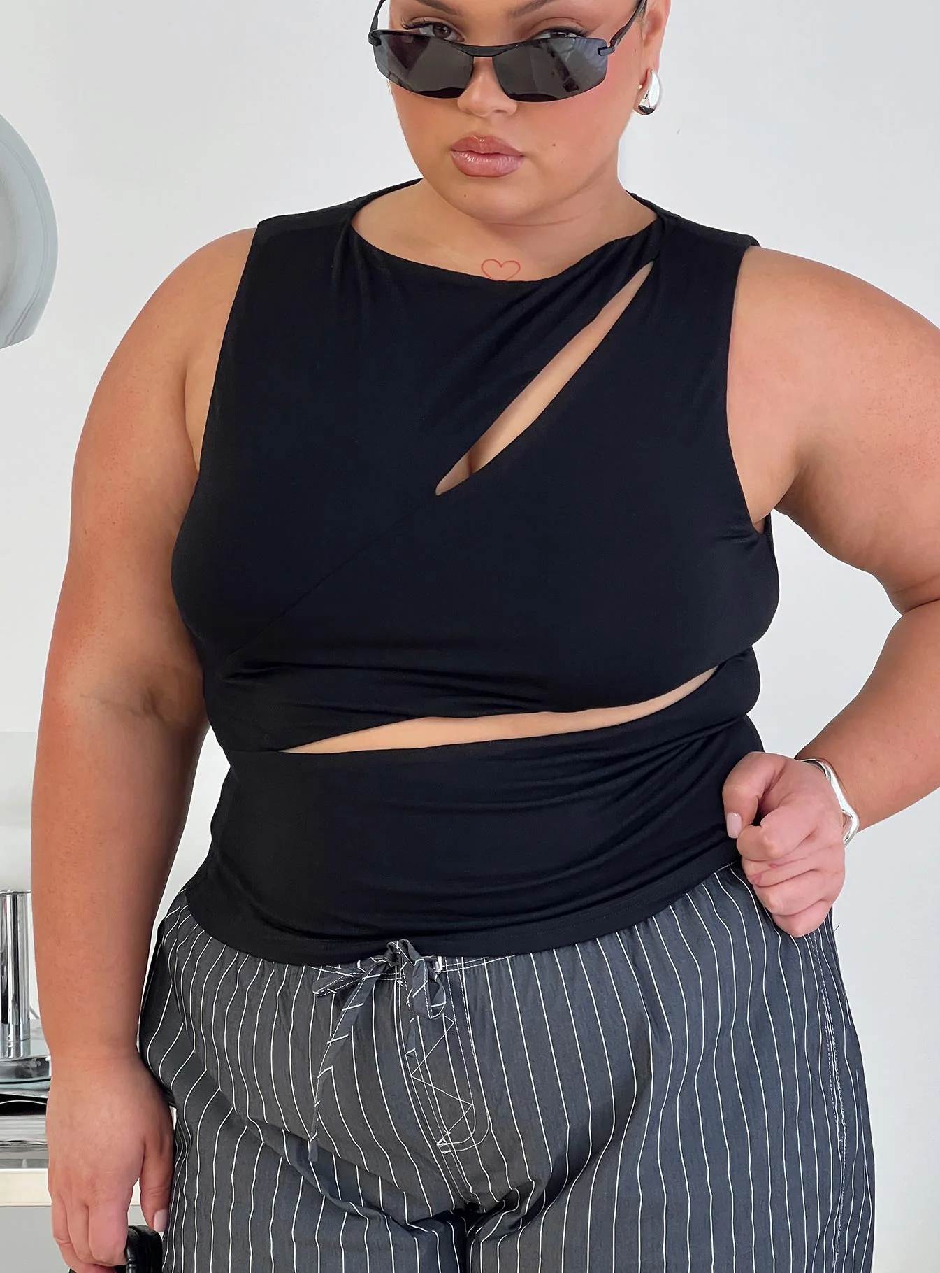 Ablaze Cut Out Top Black - Image 10