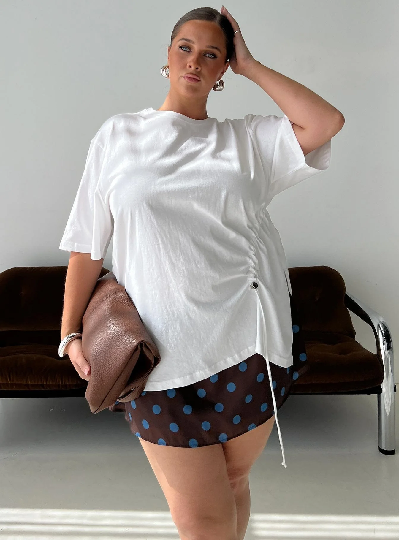 Agnessa Ruched Detail Oversized Tee White Curve - Image 8