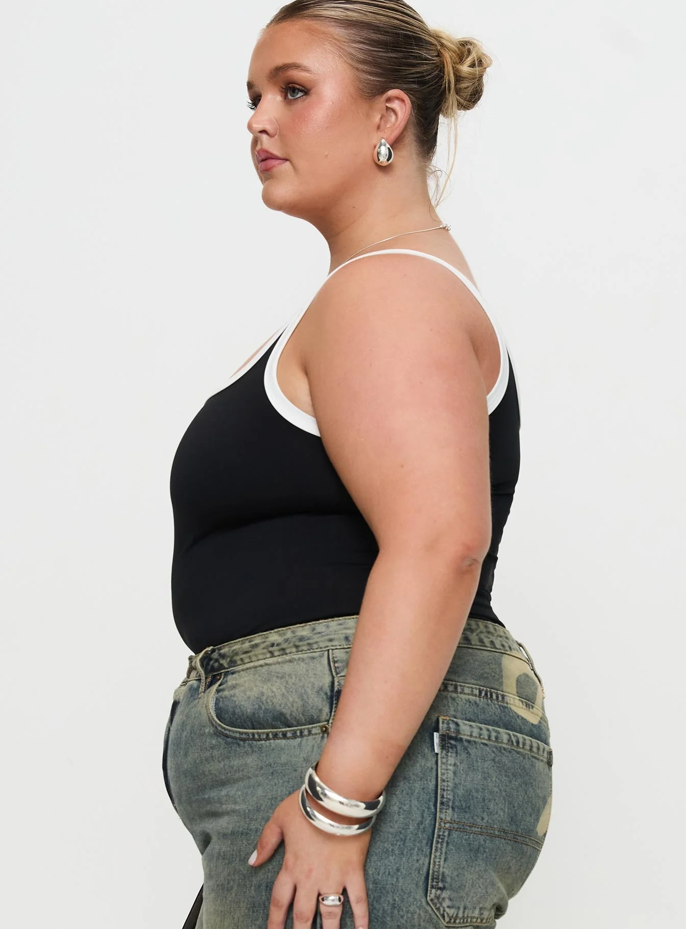 Astrea Bodysuit Black / White Curve - Image 4