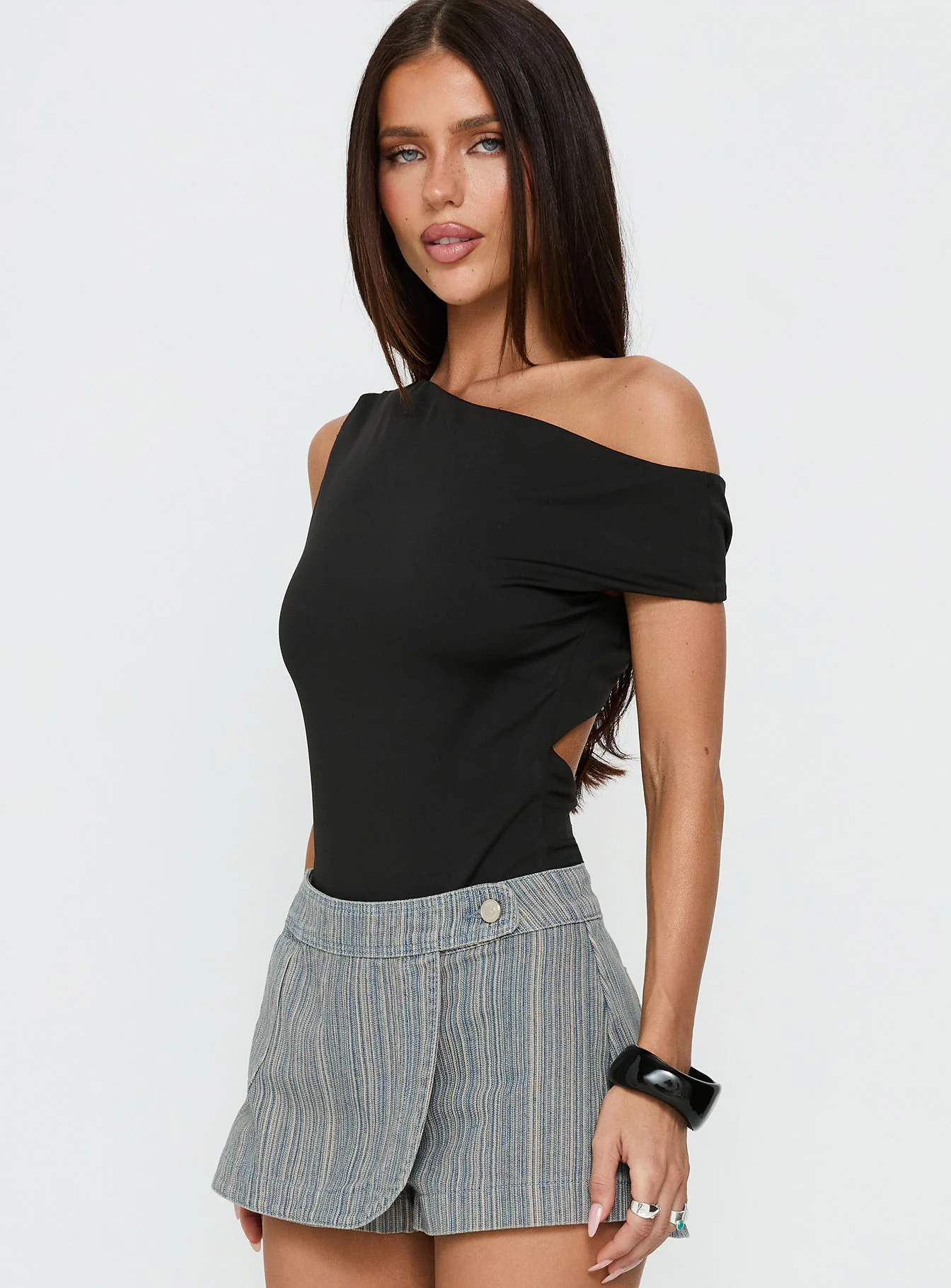 Back To Back Off Shoulder Twist Back Bodysuit Black - Image 5