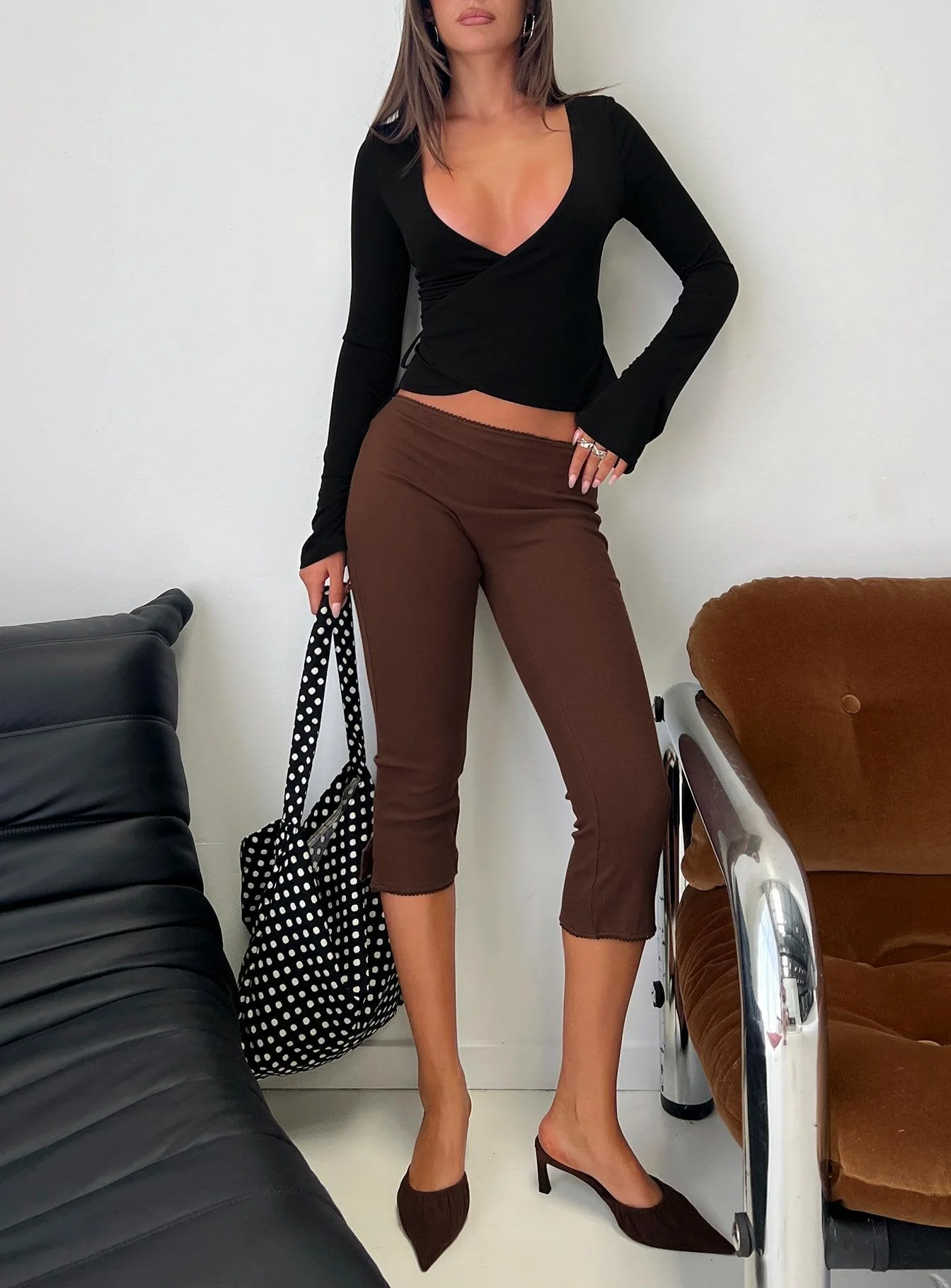 Baseline Rib Capri Pants Chocolate - Image 2
