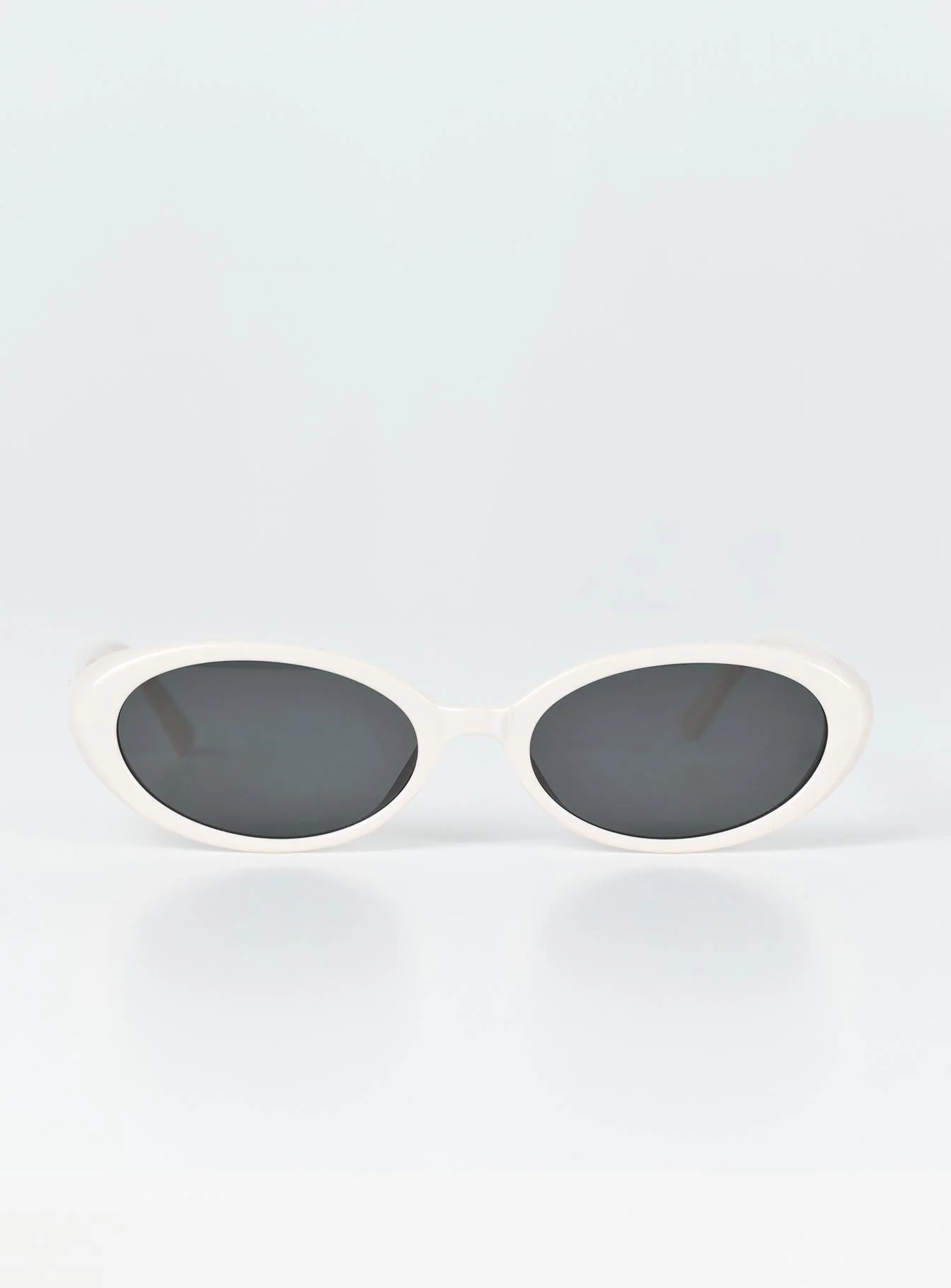 Beenna Sunglasses Beige - Image 3