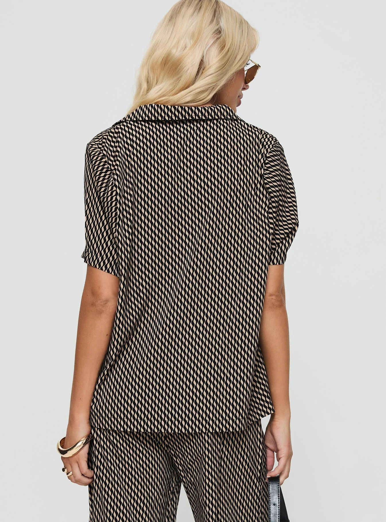 Begonia Shirt Beige / Black - Image 5