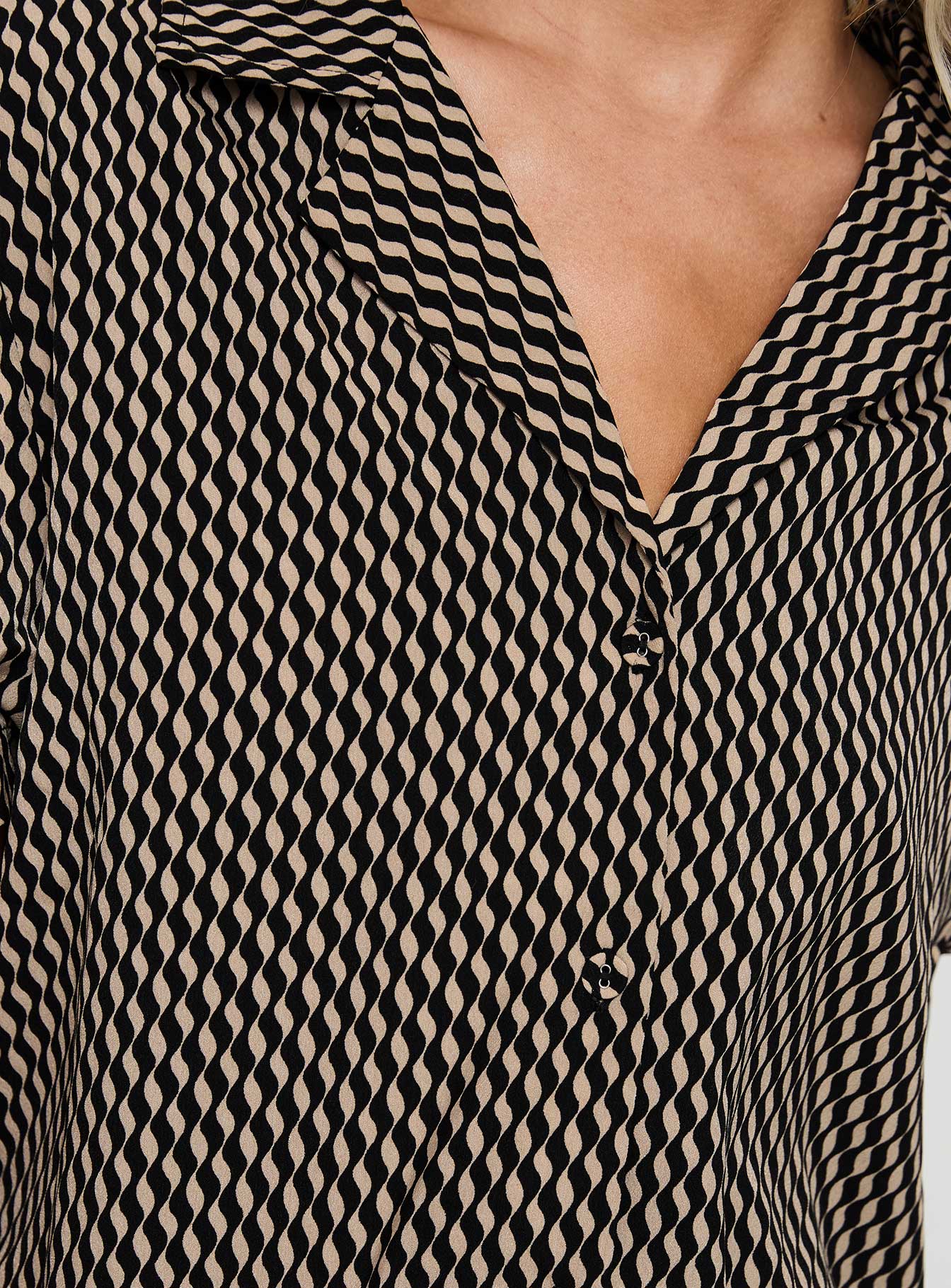 Begonia Shirt Beige / Black - Image 6