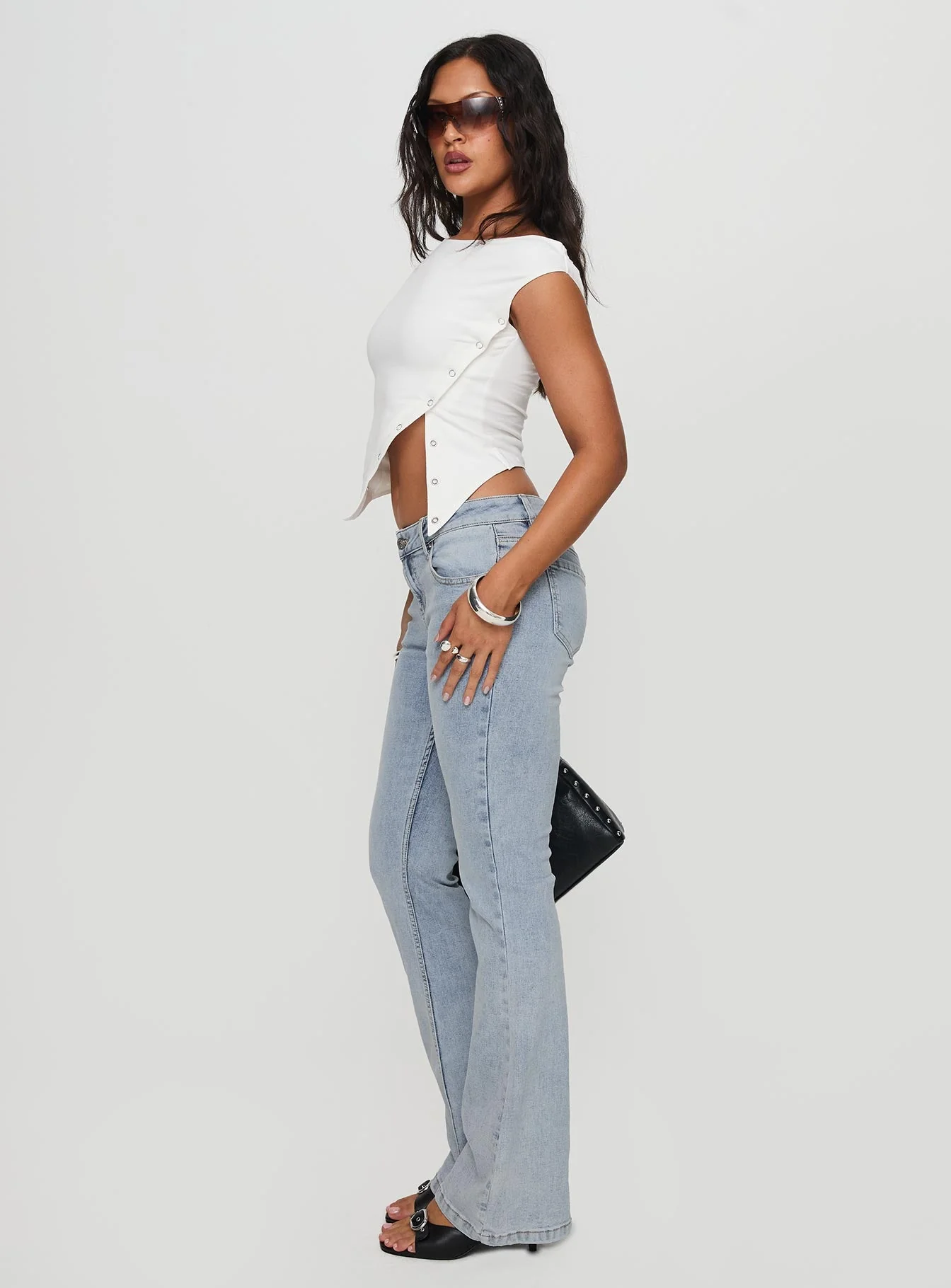 Bethany Low Rise Bootleg Jeans Light Wash - Image 4