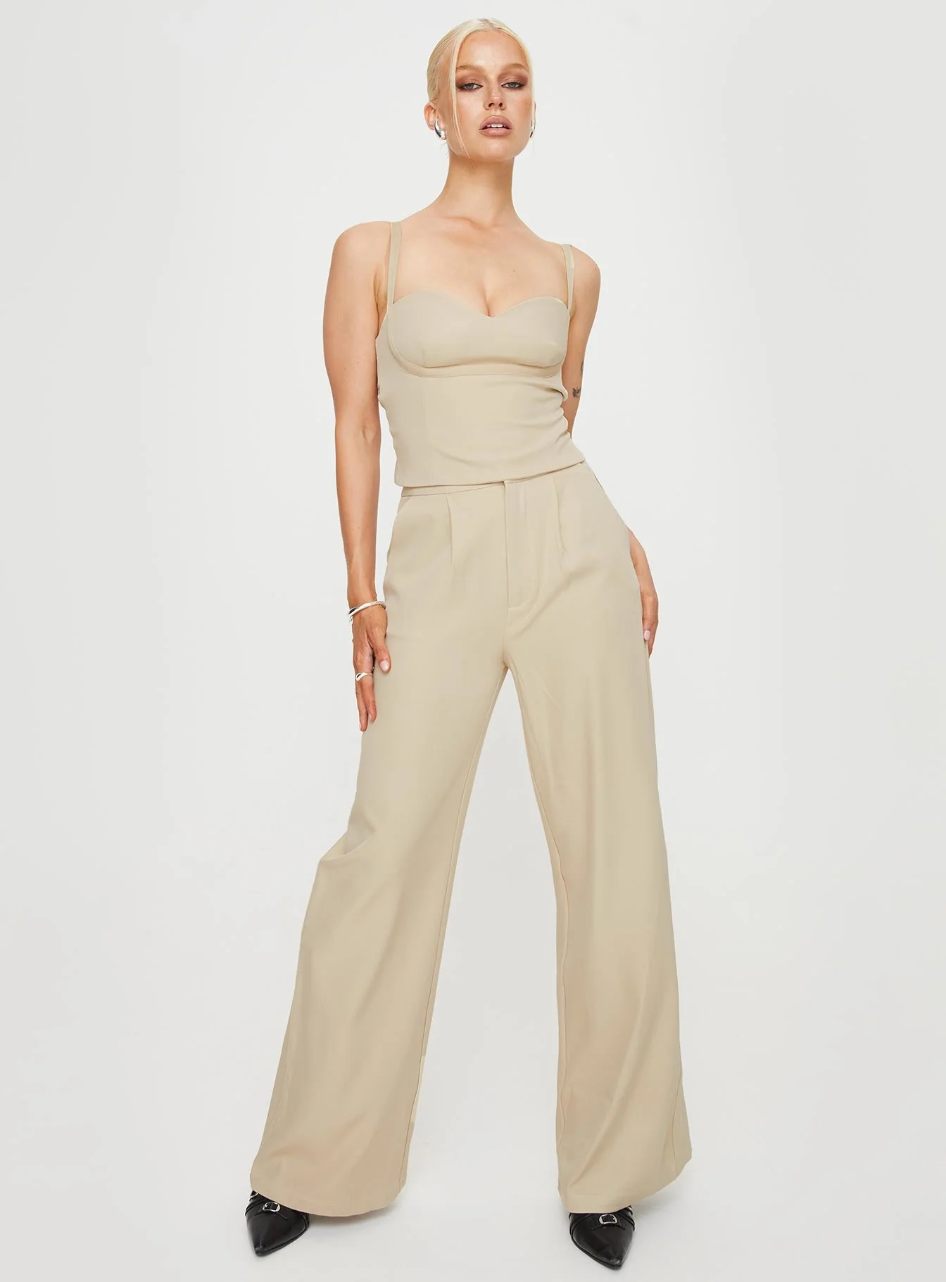 Briana Set Beige - Image 3