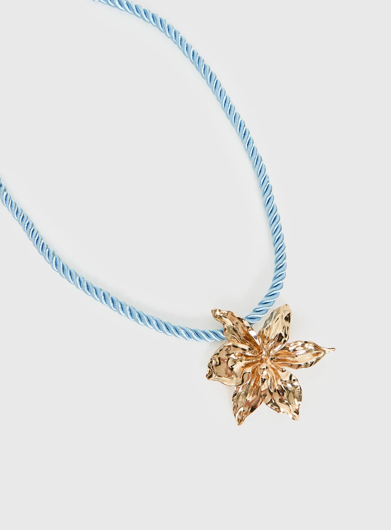 Carmelah Cord Floral Pendant Necklace Blue / Gold - Image 3