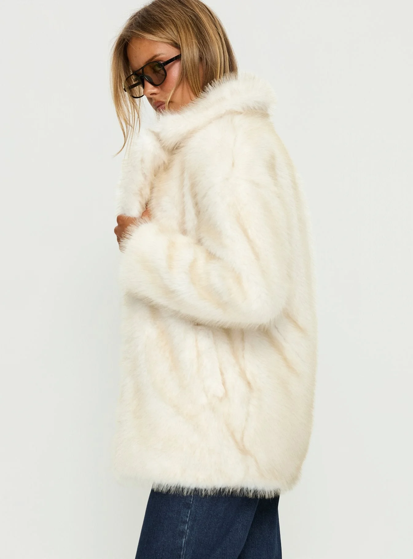 Clova Faux Fur Coat White - Image 4