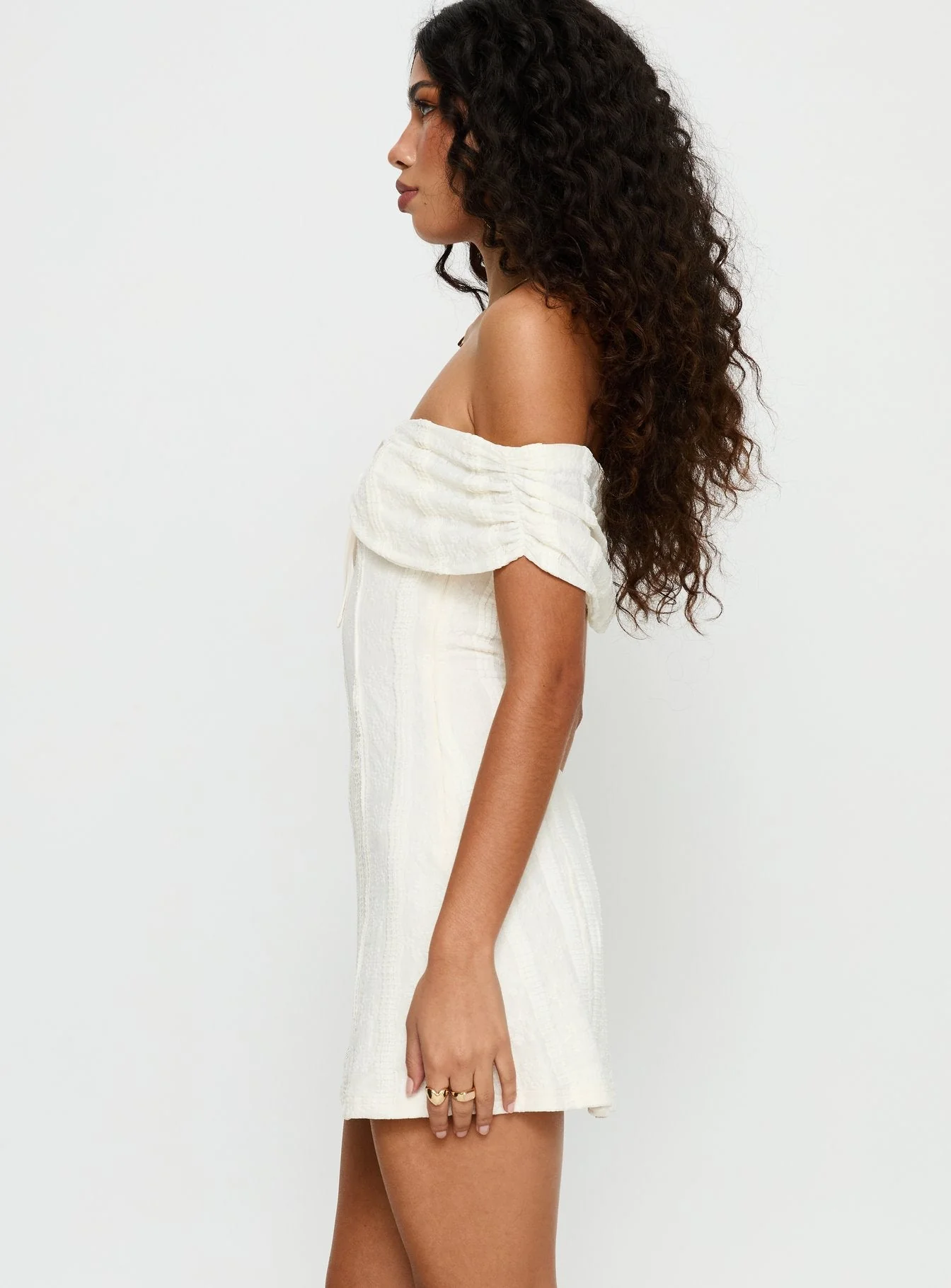 Colettie Off Shoulder Mini Dress Cream - Image 4
