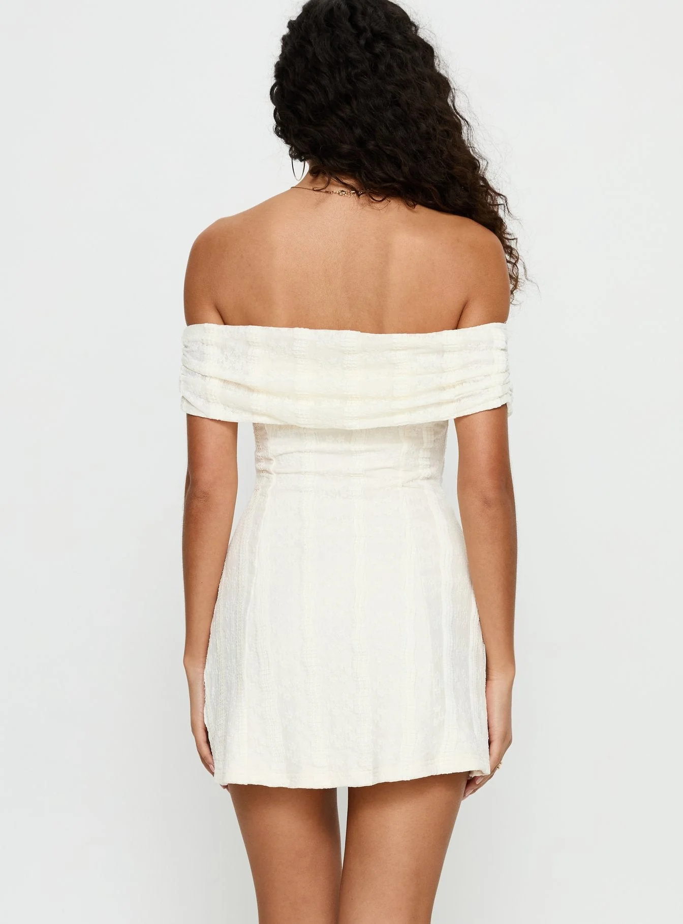 Colettie Off Shoulder Mini Dress Cream - Image 5
