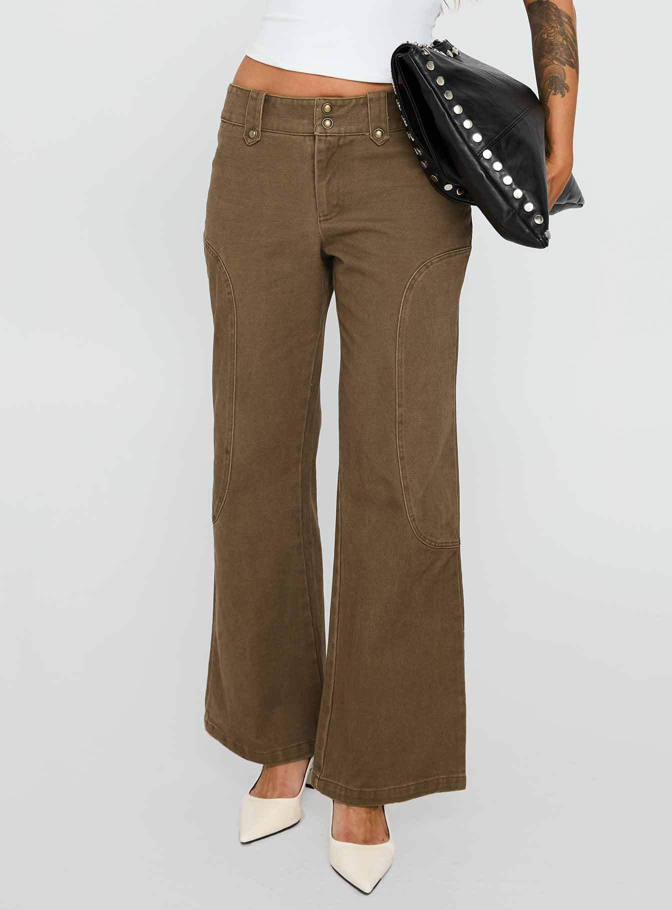 Cuzco Low Rise Flared Cargo Jeans Dark Khaki - Image 2