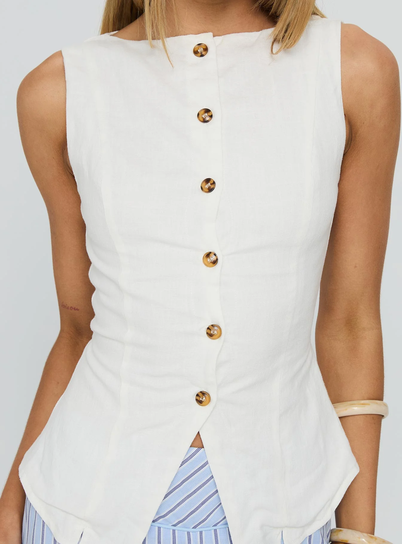 Dulcinea Longline Vest Top White - Image 6