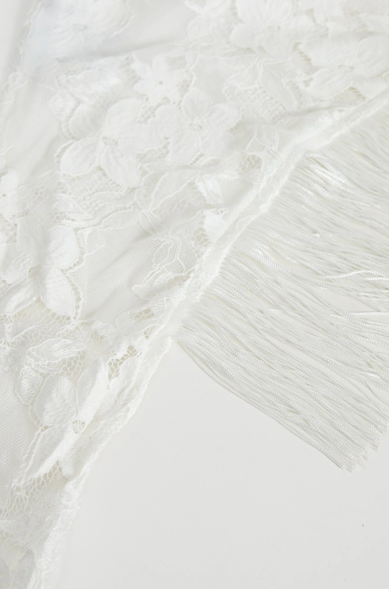 Elizebeth Tie Waist Tassel Belt White - Image 4