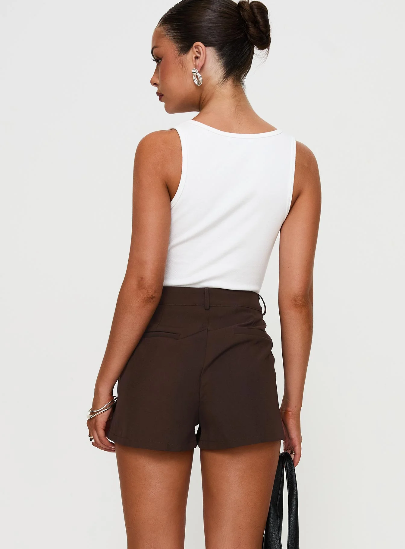 Ellerie Tailored Shorts Chocolate - Image 5