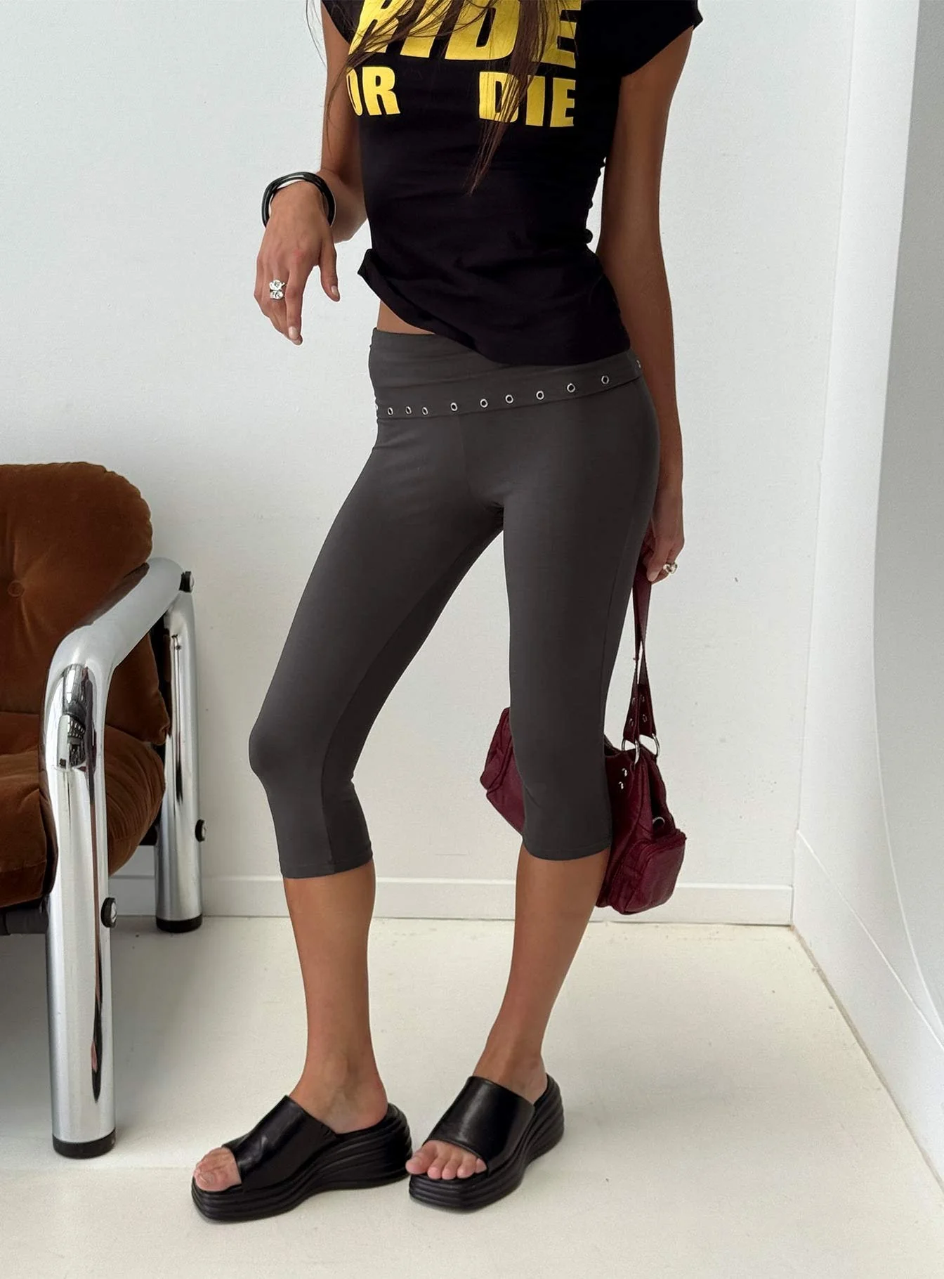 Enmu Capri Trouser Charcoal Grey - Image 7