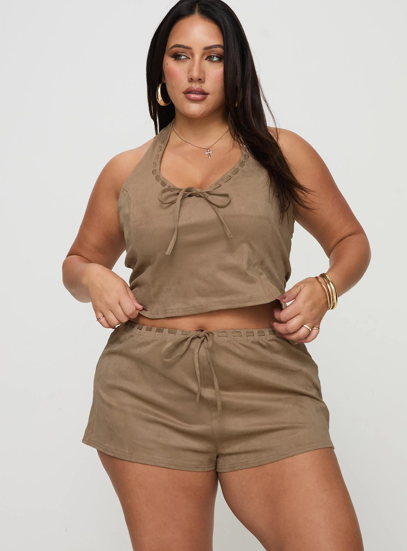 Eternal Youth Faux Suede Short Taupe Curve - Image 2