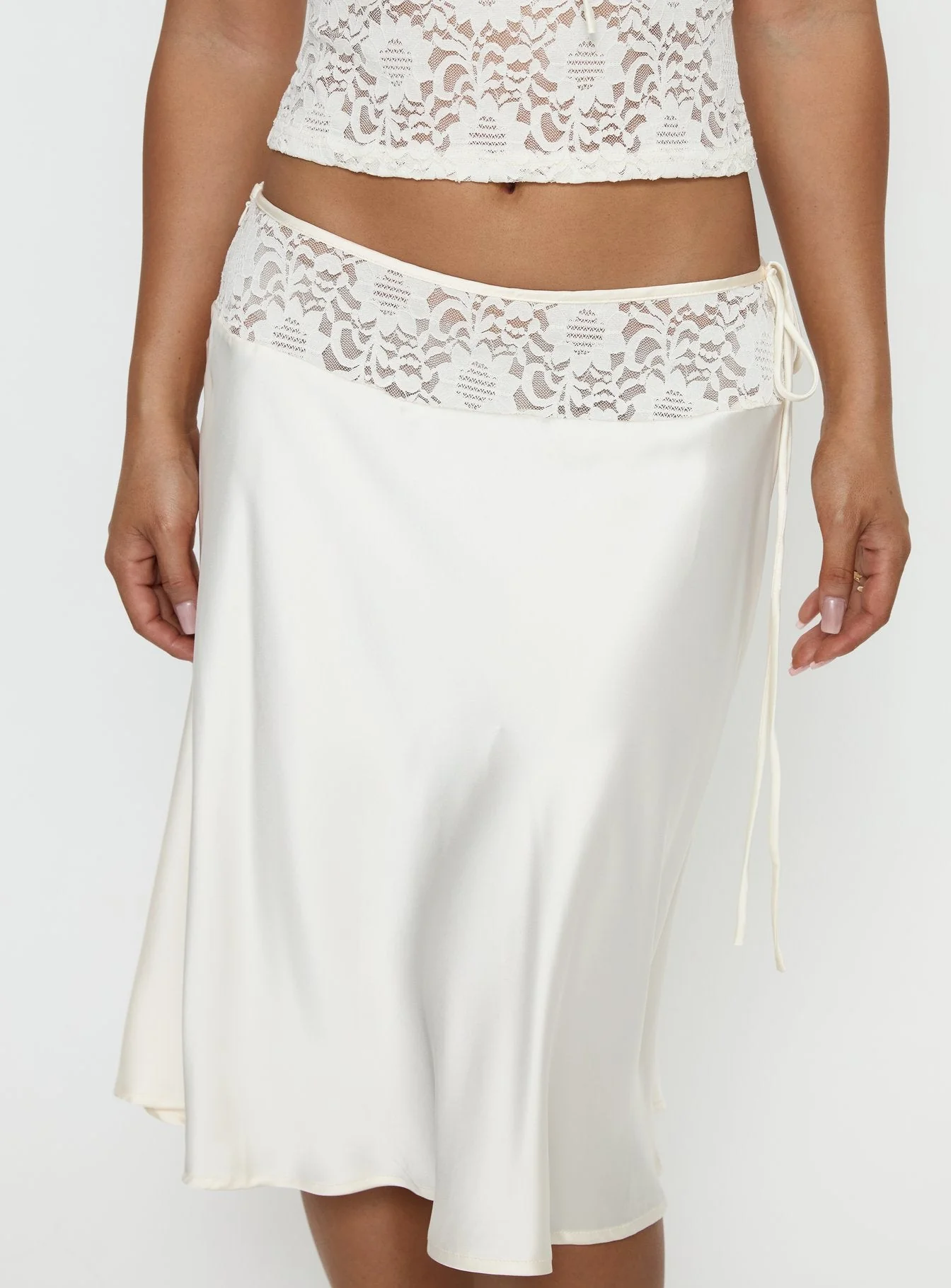 Evlin Lace Detail Satin Midi Skirt Cream - Image 6