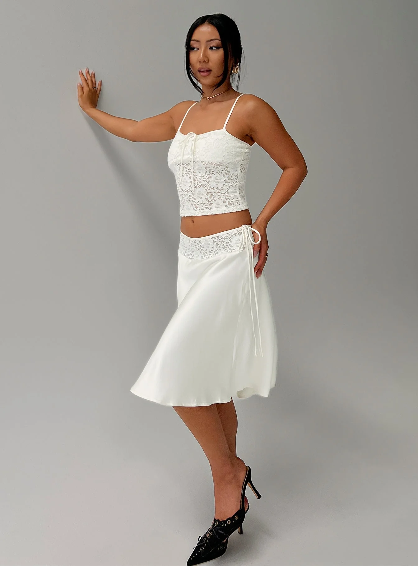 Evlin Lace Detail Satin Midi Skirt Cream - Image 8