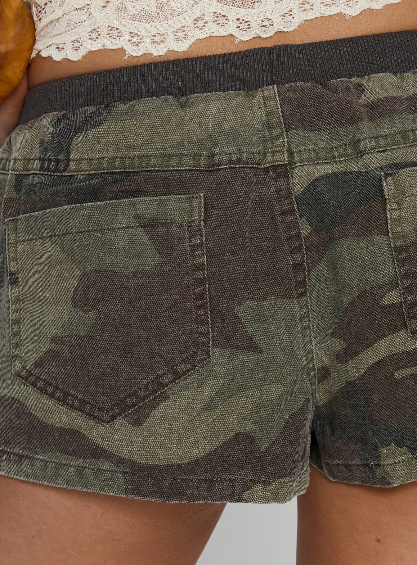 Fender Cargo Micro Shorts Camo - Image 6