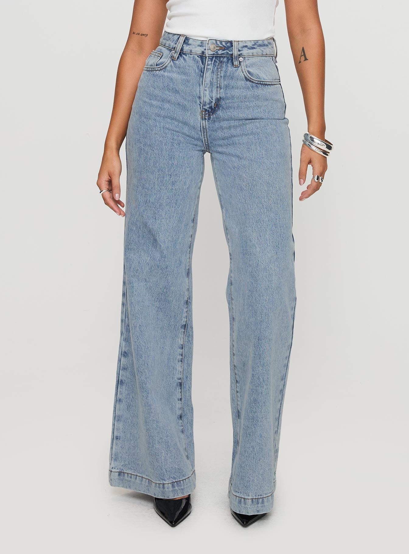 Goldie High Rise Wide Leg Jeans Light Wash - Image 2