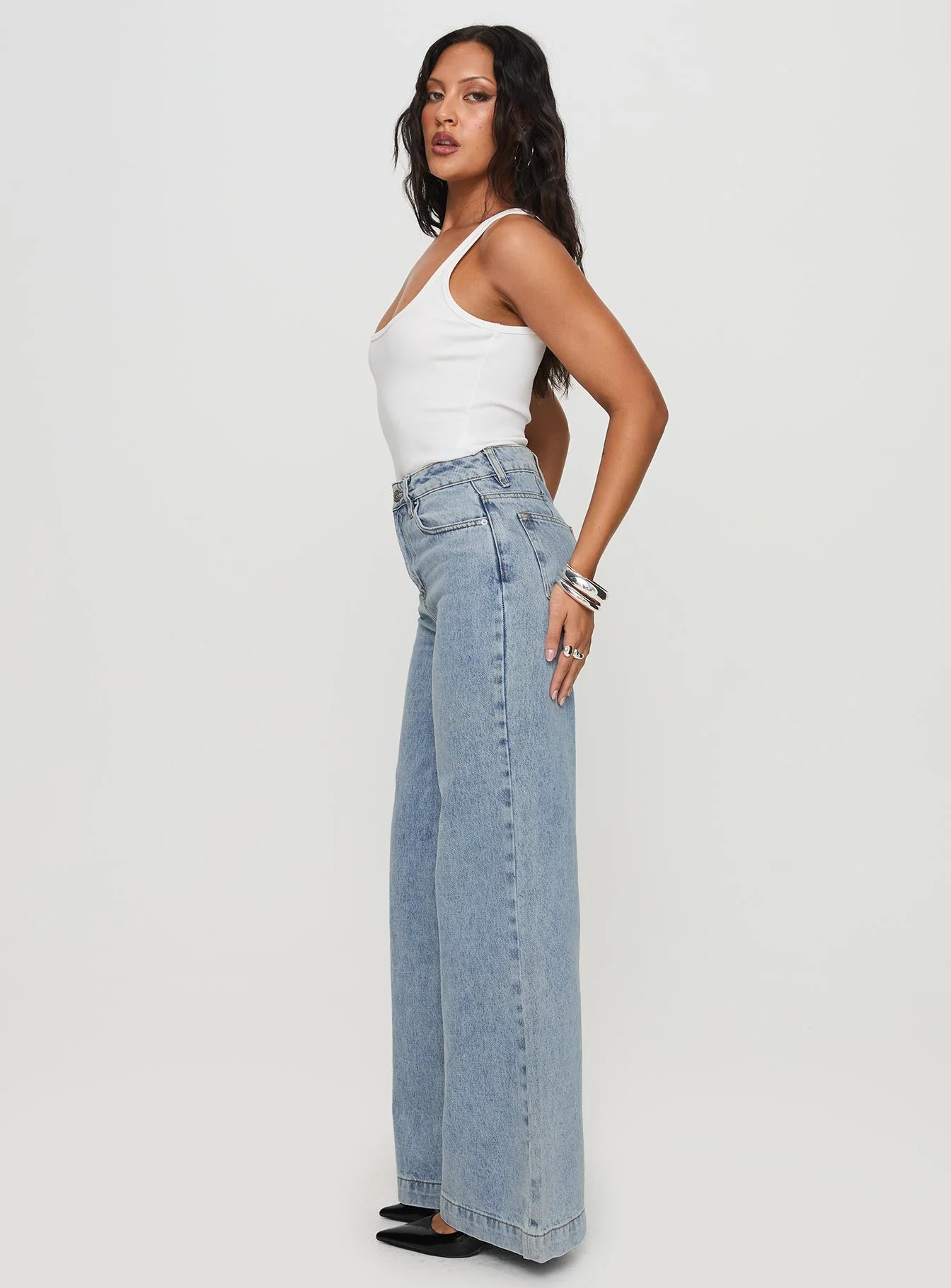 Goldie High Rise Wide Leg Jeans Light Wash - Image 4