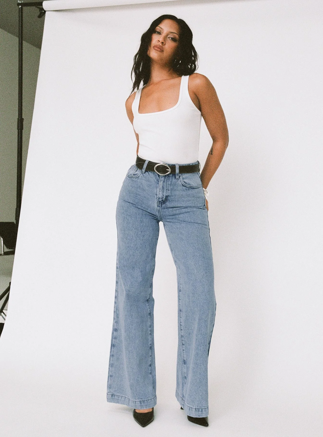 Goldie High Rise Wide Leg Jeans Light Wash - Image 7