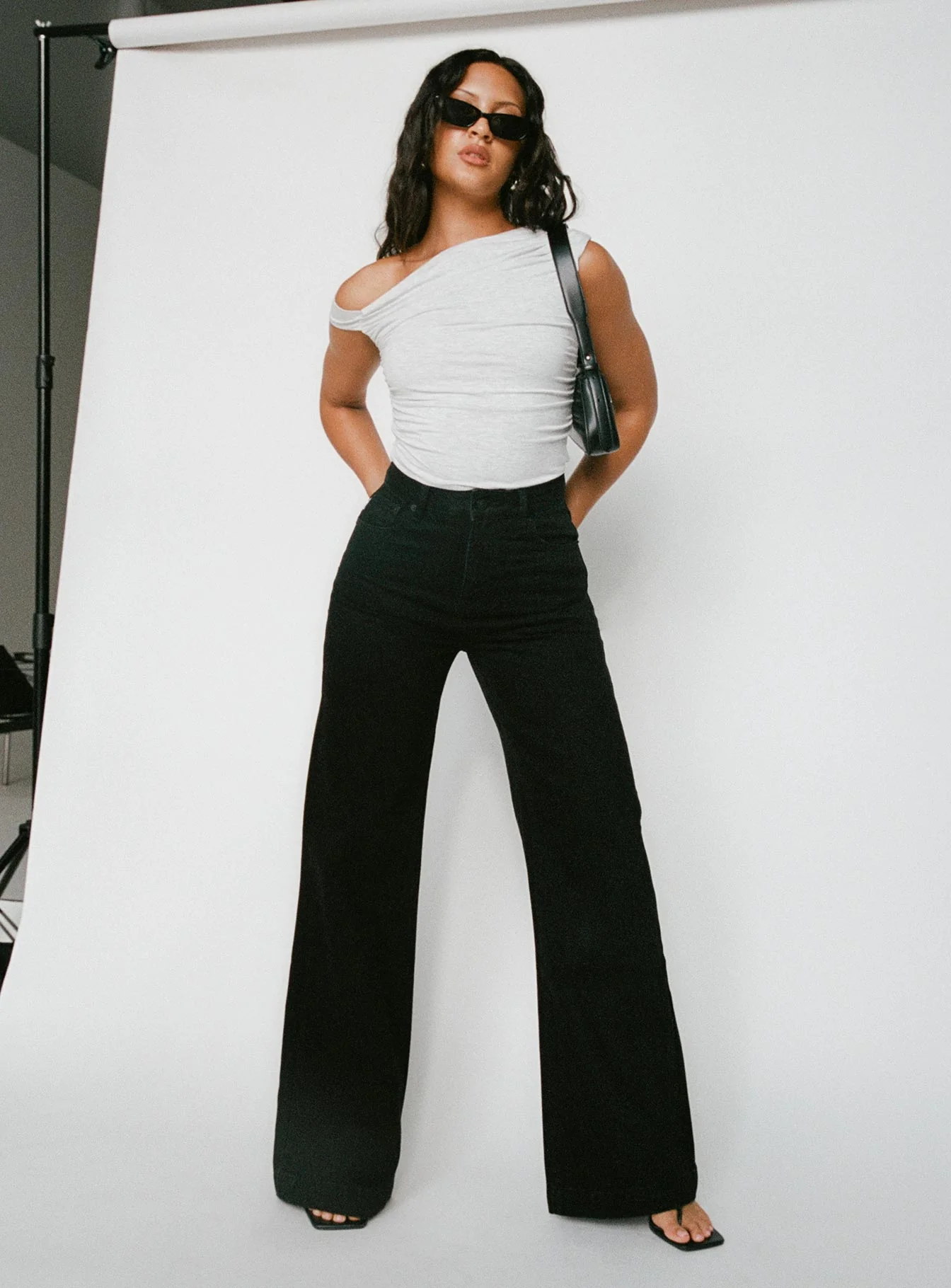 Goldie High Rise Wide Leg Jeans Black Petite - Image 10
