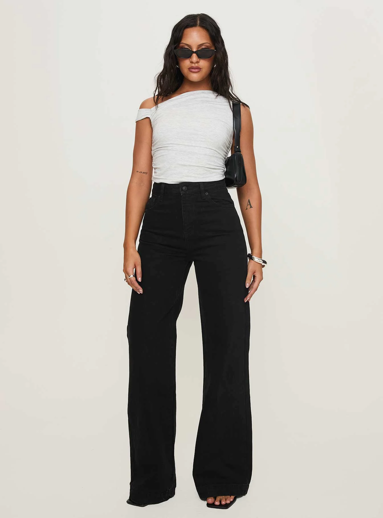 Goldie High Rise Wide Leg Jeans Black Petite - Image 3