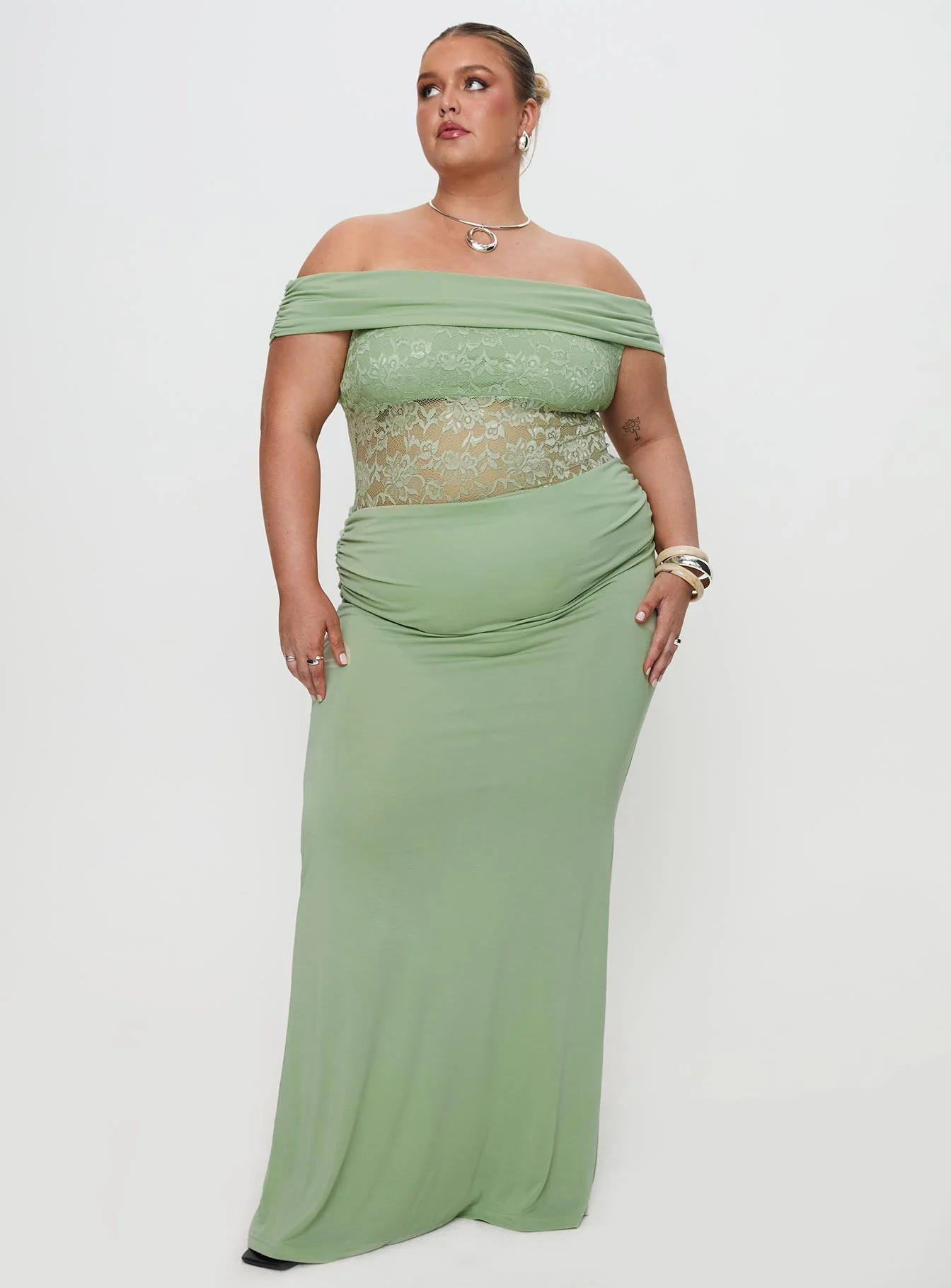 Gwendolen Off The Shoulder Maxi Dress Green Curve - Image 3