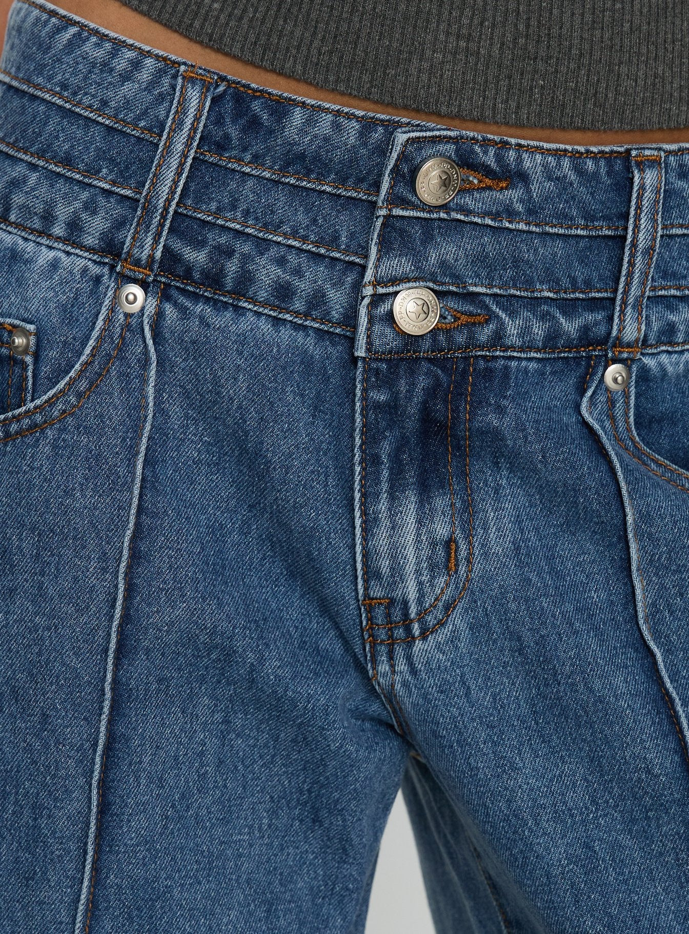 Hannalee Low Rise Wide Leg Jeans Mid Blue Wash - Image 6