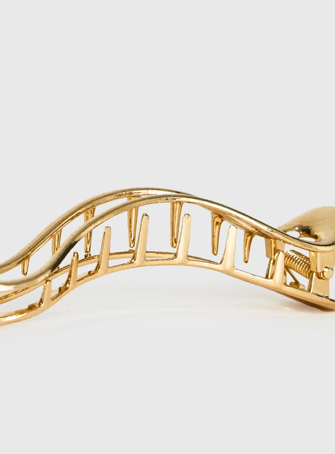 In The World Hair Clip Gold - Image 4
