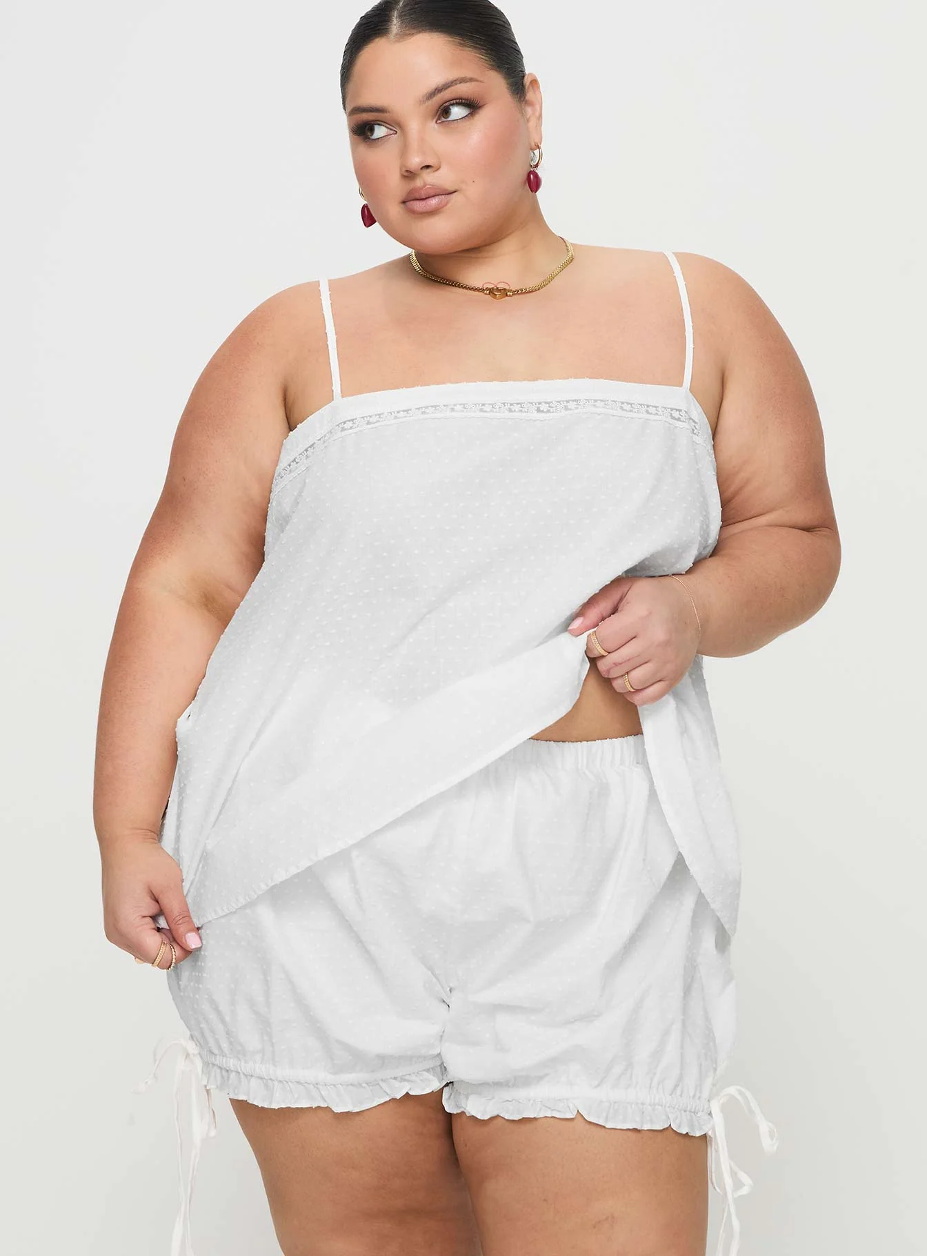 Invisible String Sleep Short White Curve - Image 2