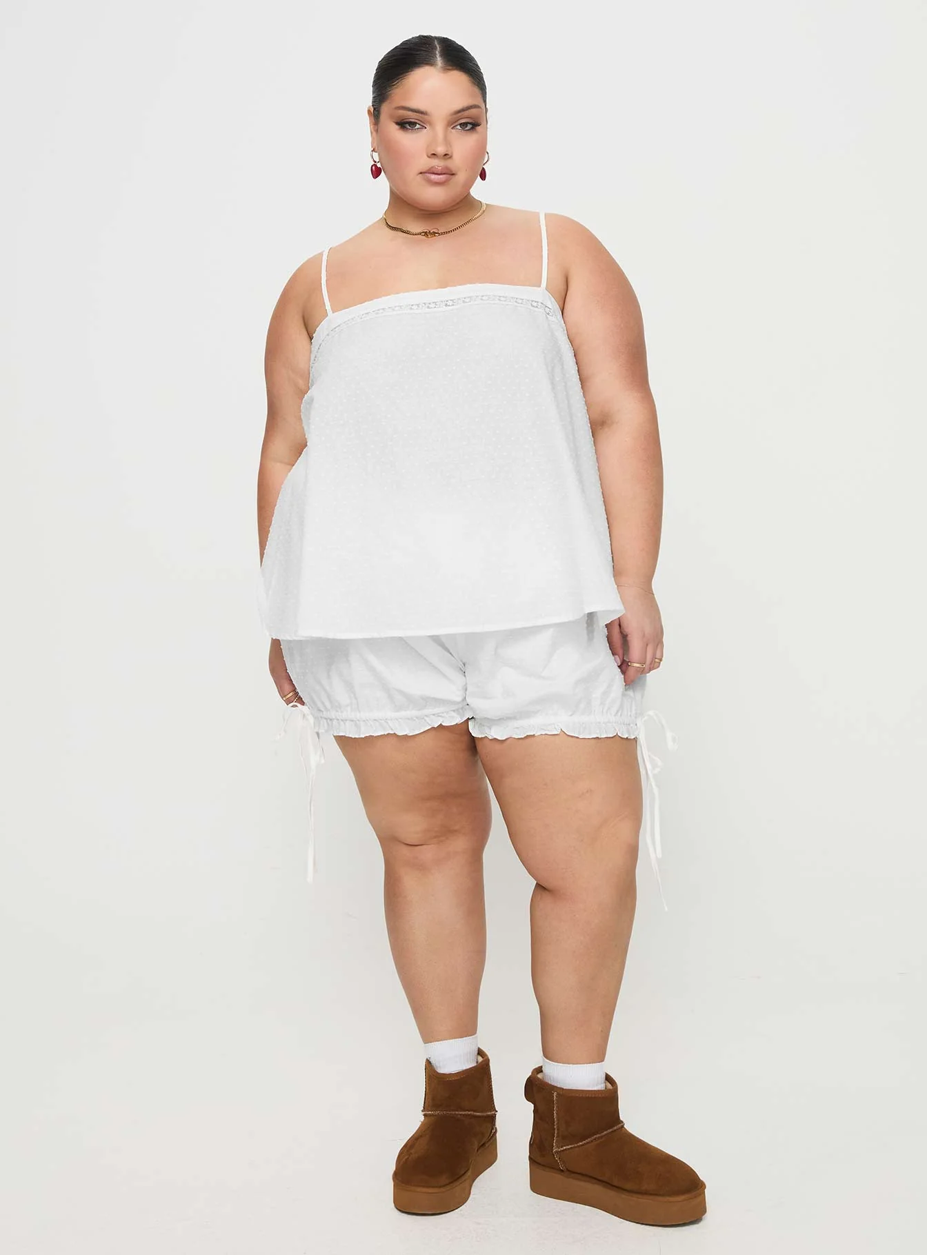 Invisible String Sleep Short White Curve - Image 3