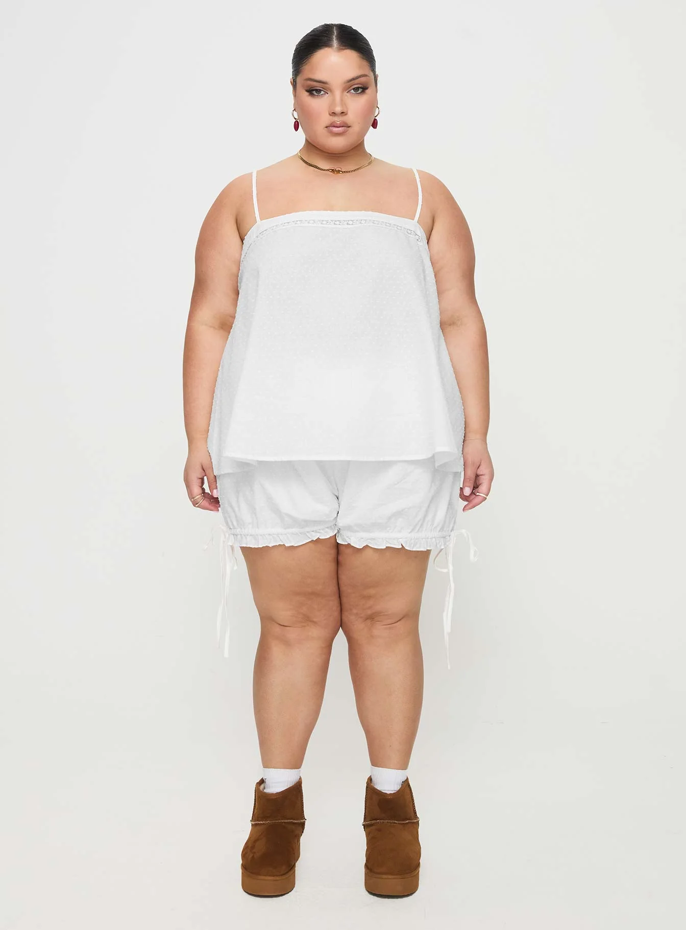 Invisible String Sleep Short White Curve - Image 7