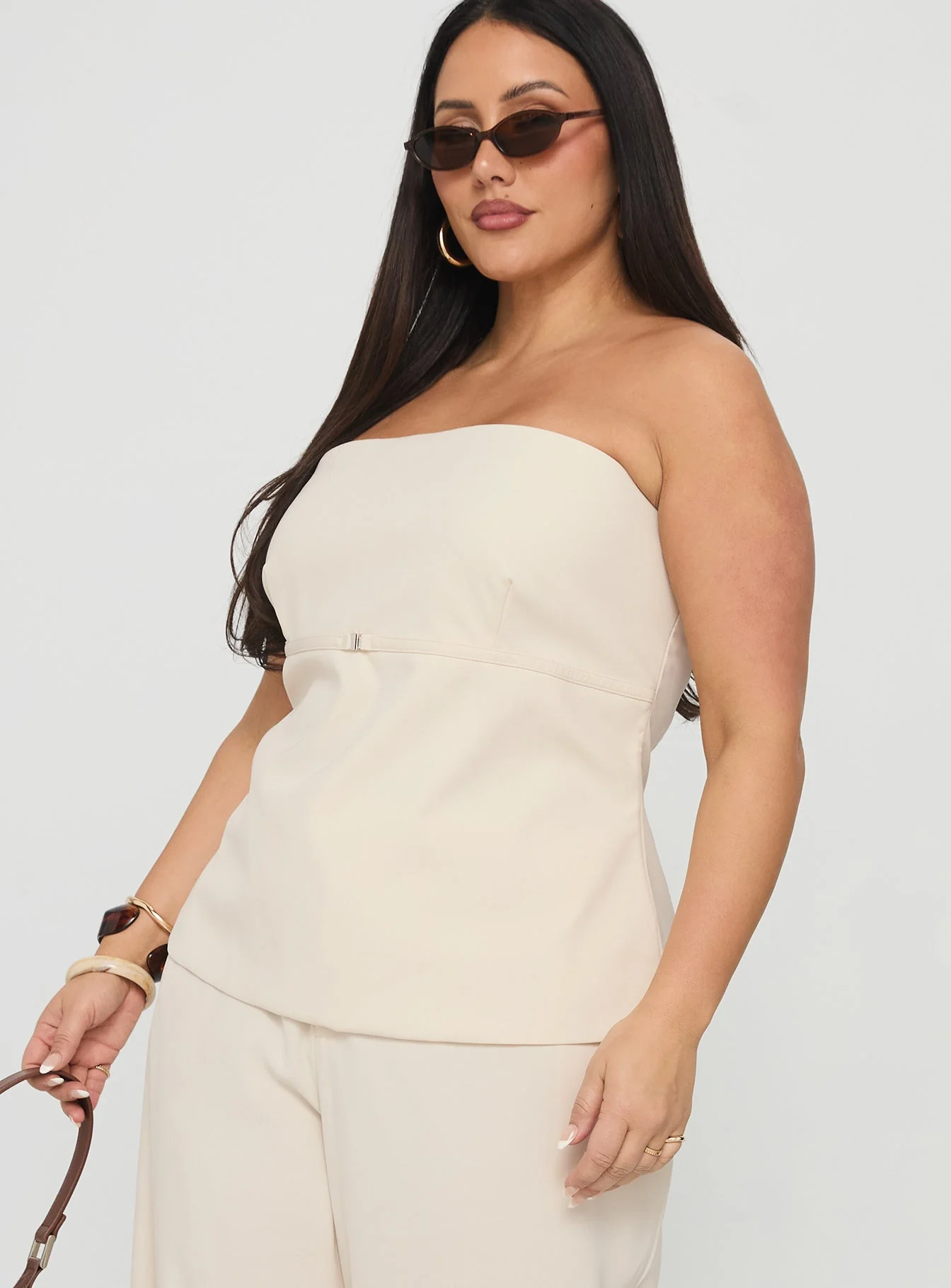 Irresistible Strapless Top Cream Curve - Image 4