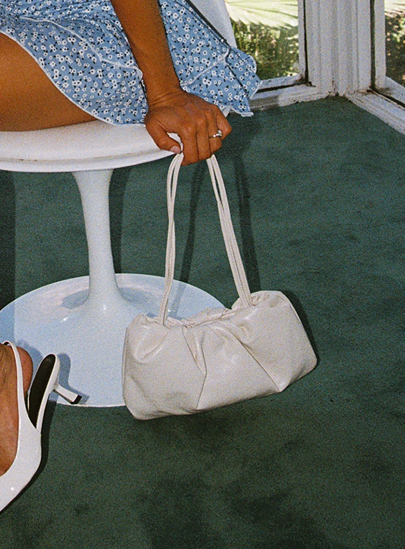 Just Peachy Shoulder Bag White - Image 4