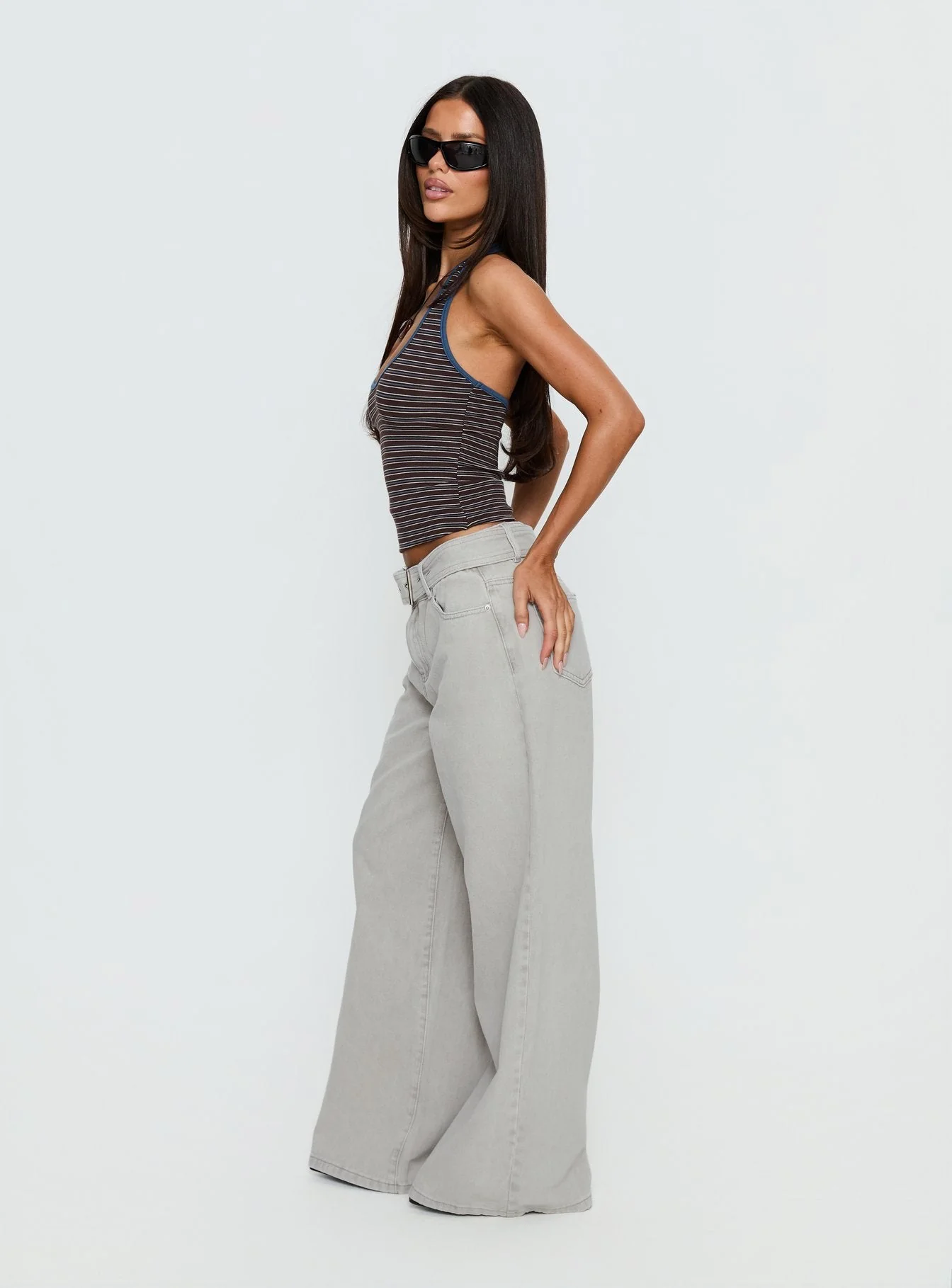 Katlin Mid Rise Wide Leg Buckle Detail Jeans Grey Wash - Image 4