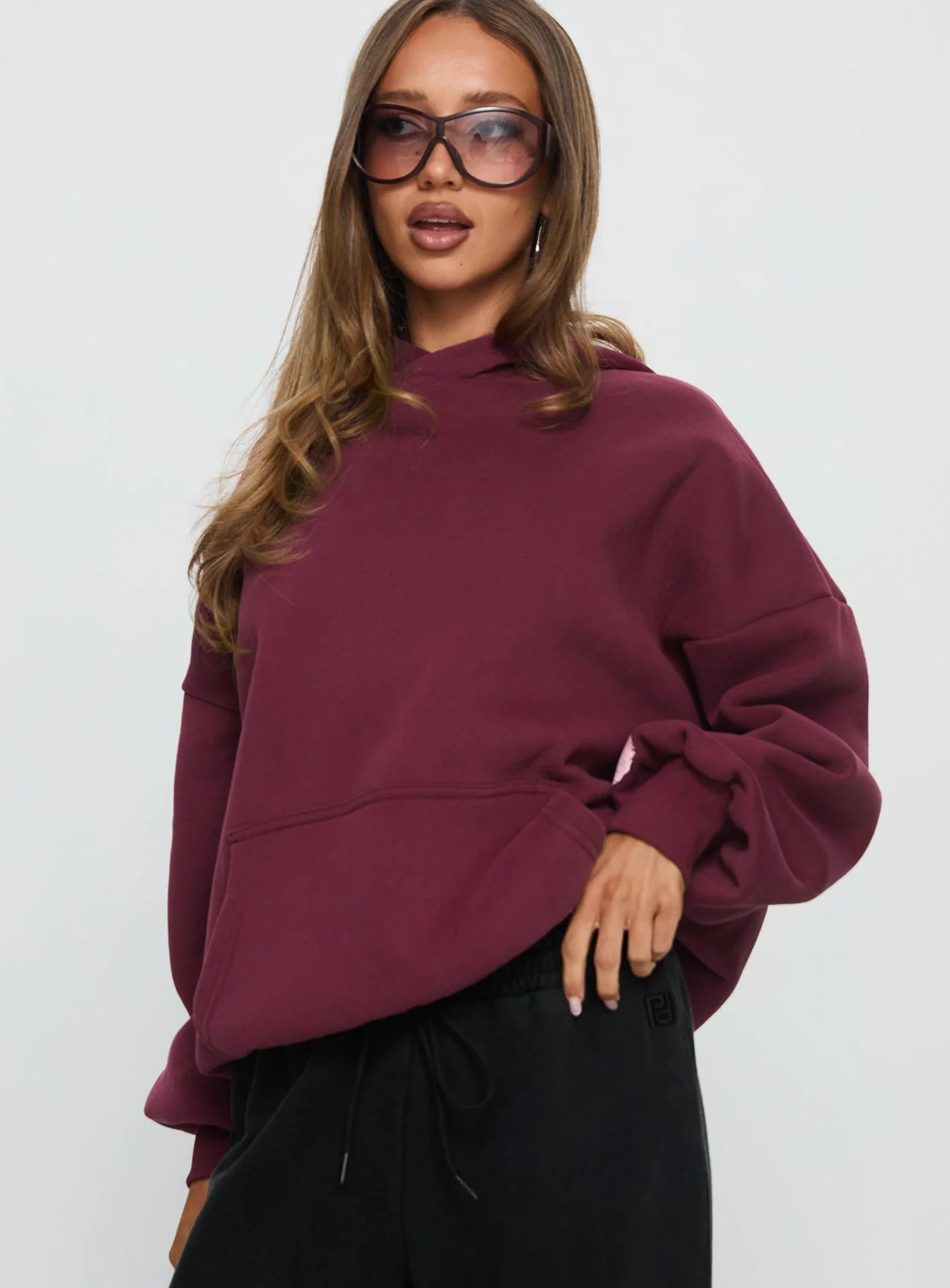Kisses Graphic Hoodie Wine - Image 2