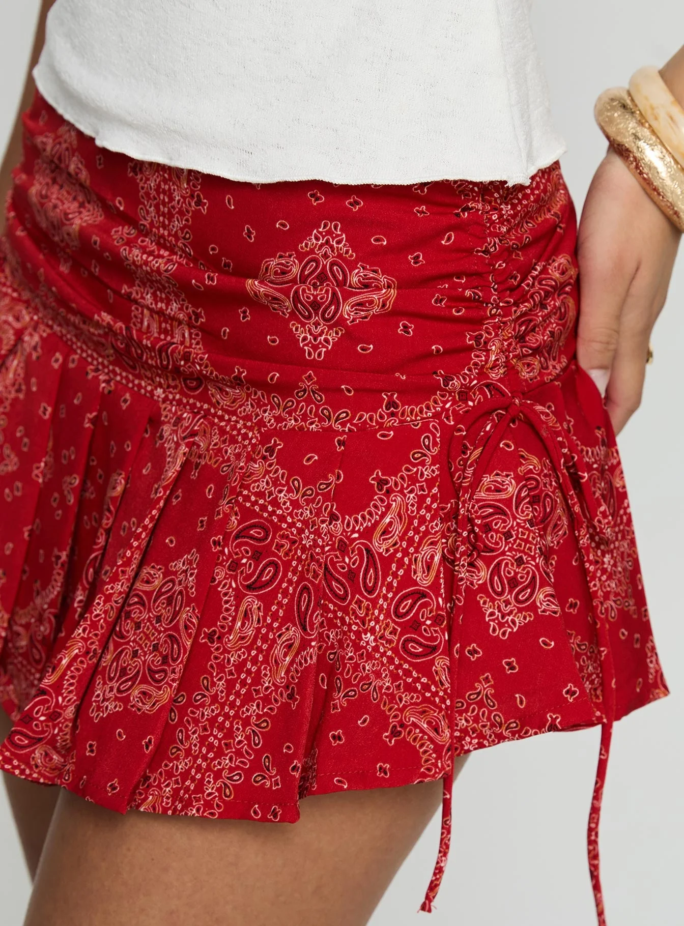 Kourtie Pleated Mini Skirt Red Paisley - Image 6