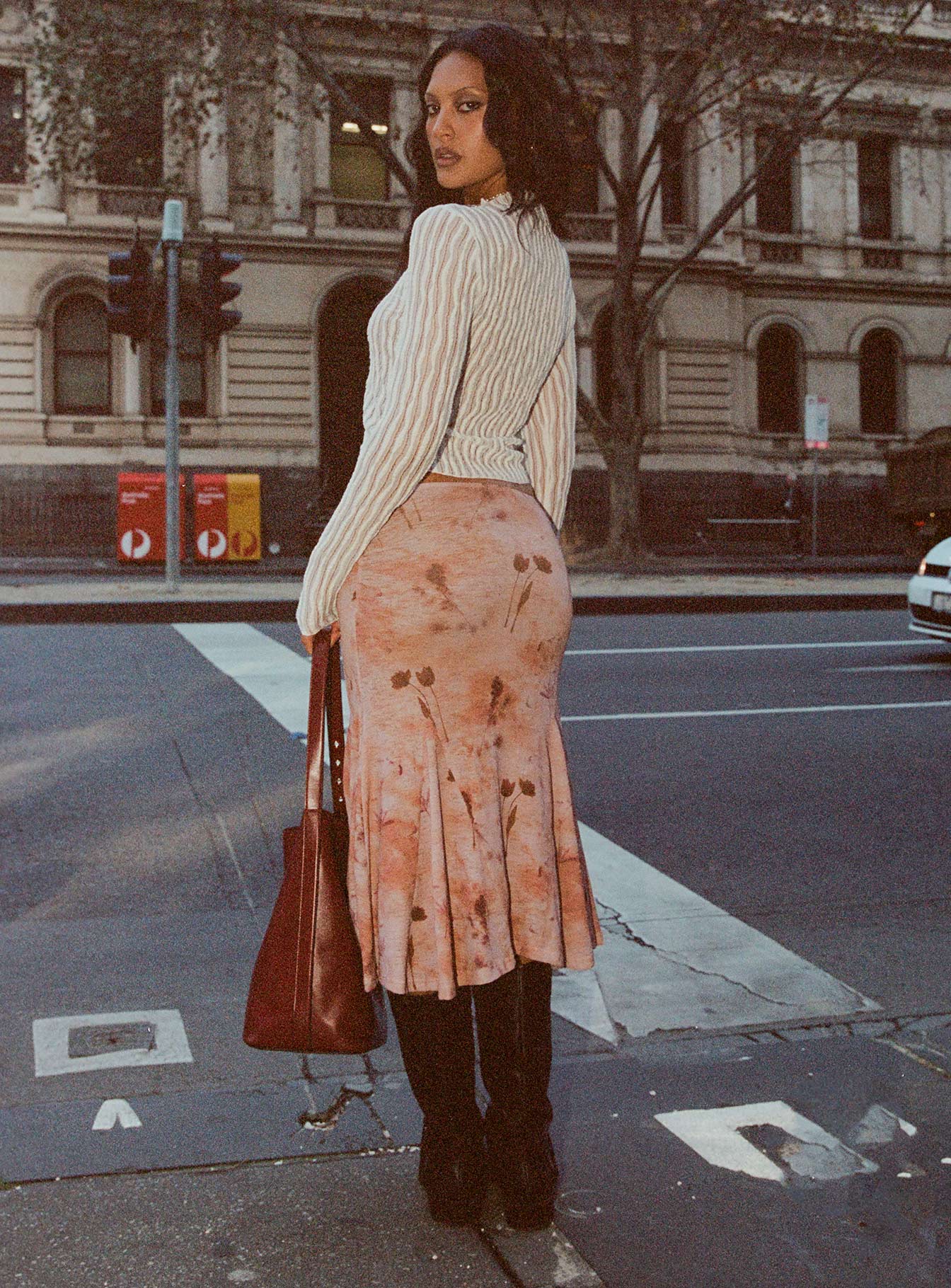 Lewish Low Rise Midi Skirt Natural Floral - Image 4
