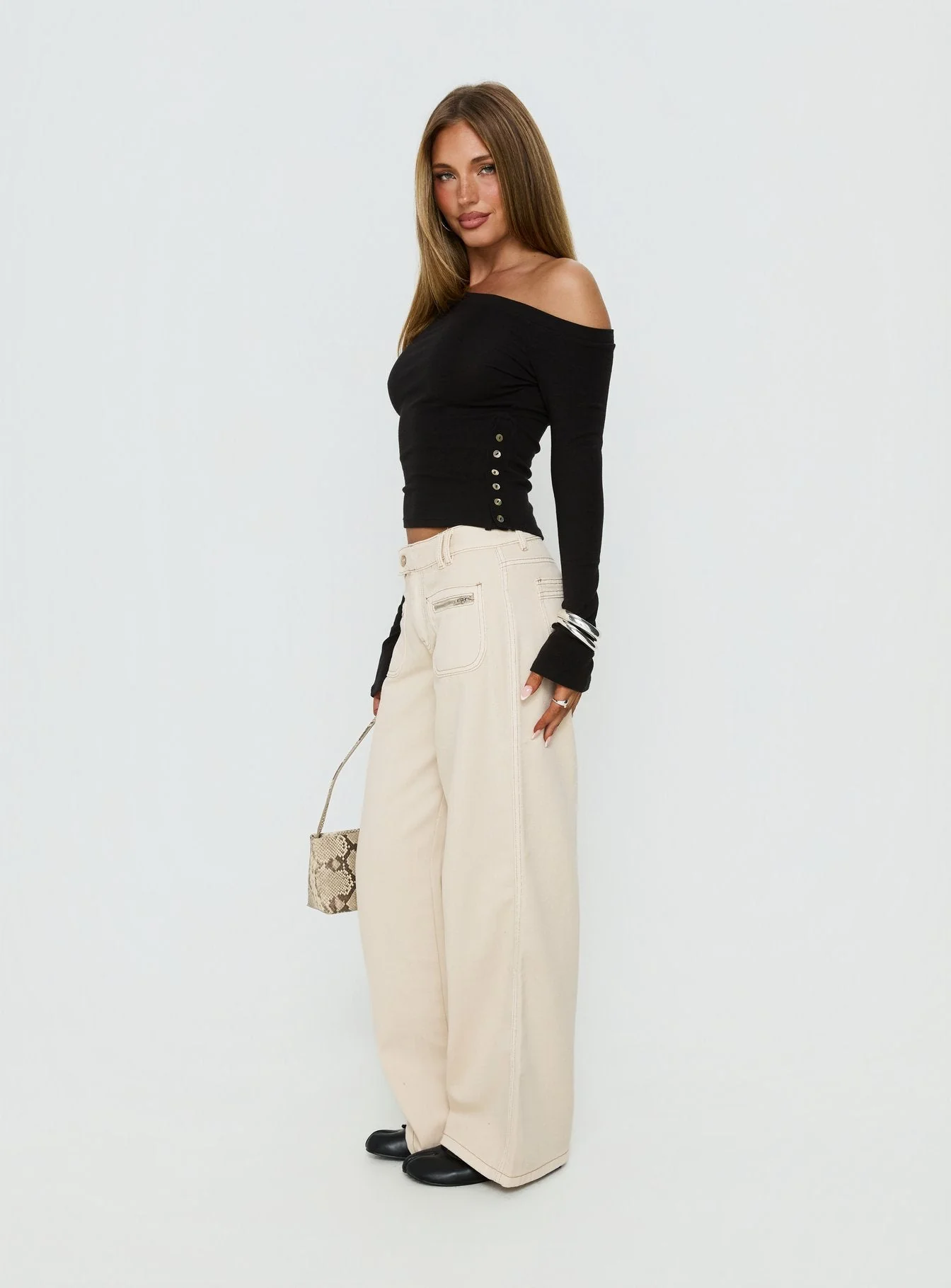 Lifetimes Mid Rise Wide Leg Cargo Jeans Cream - Image 4