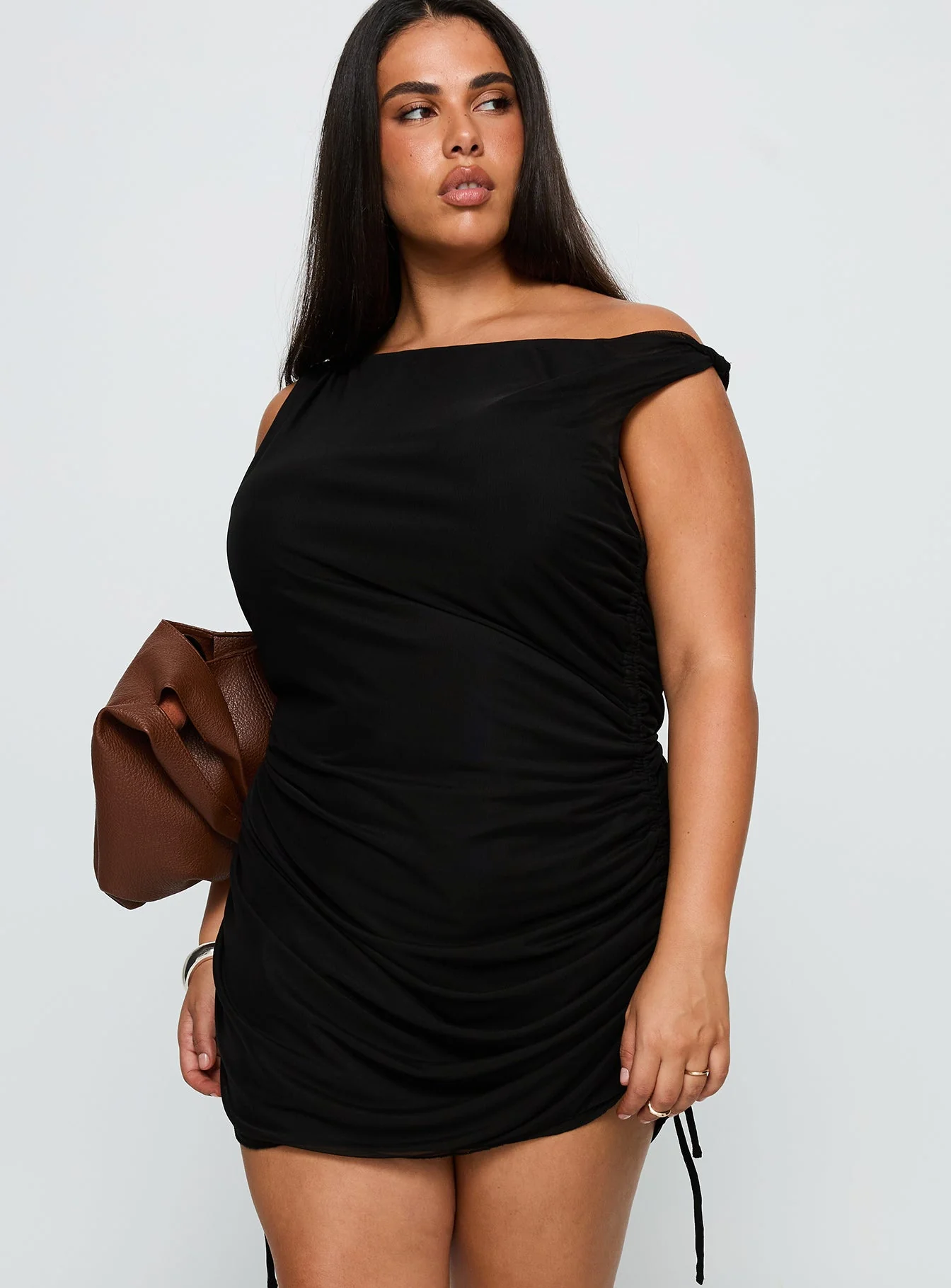 Bella Luna Ruched Mini Dress Black Curve - Image 2