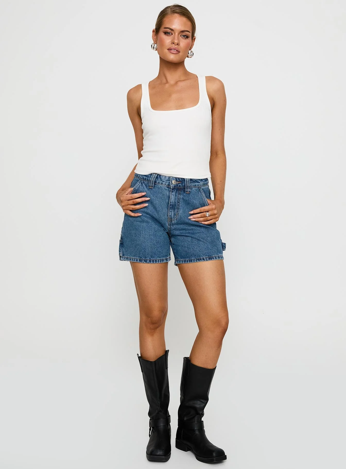 Lou Carpenter Denim Shorts Mid Wash - Image 3