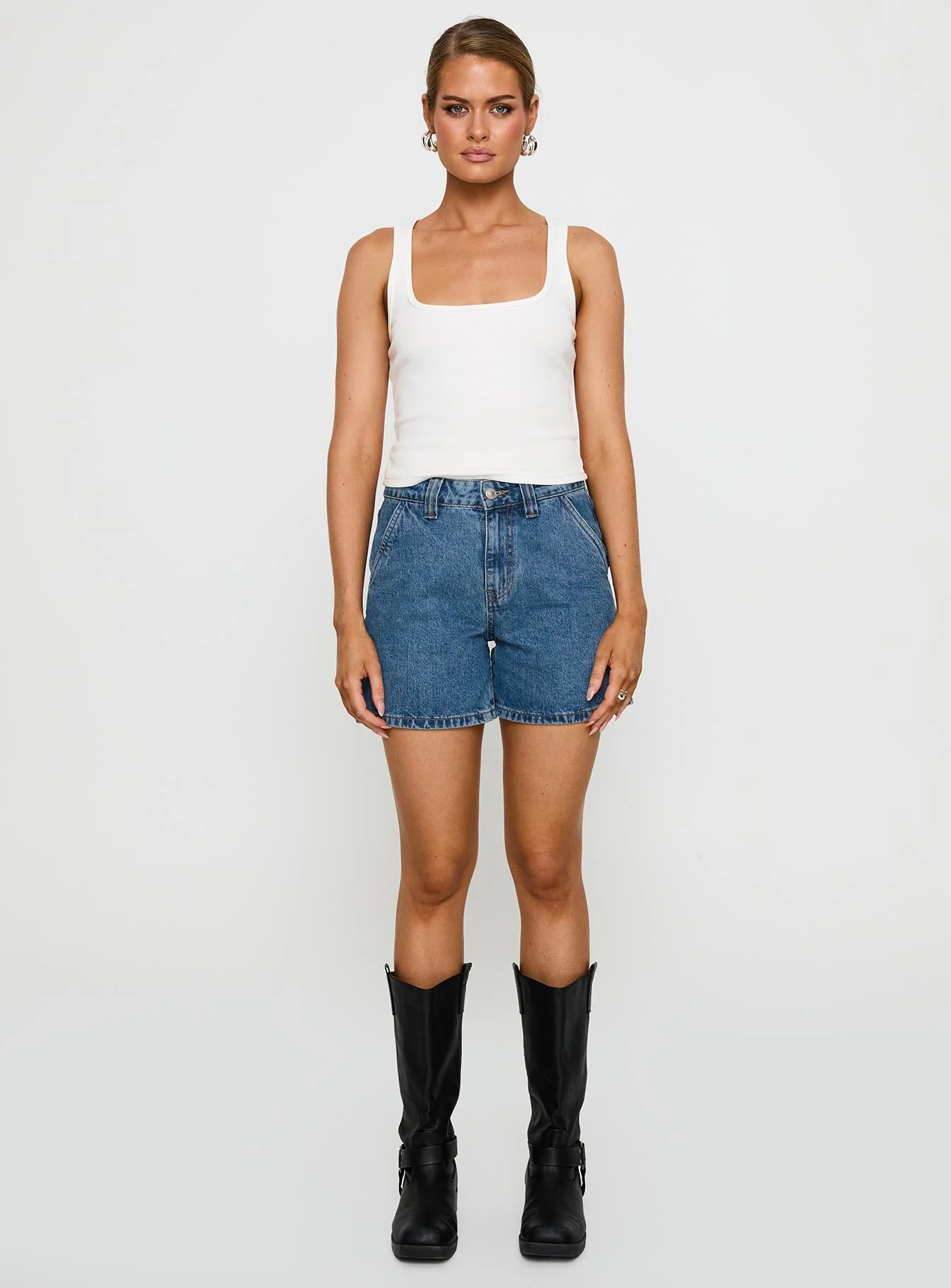 Lou Carpenter Denim Shorts Mid Wash - Image 7