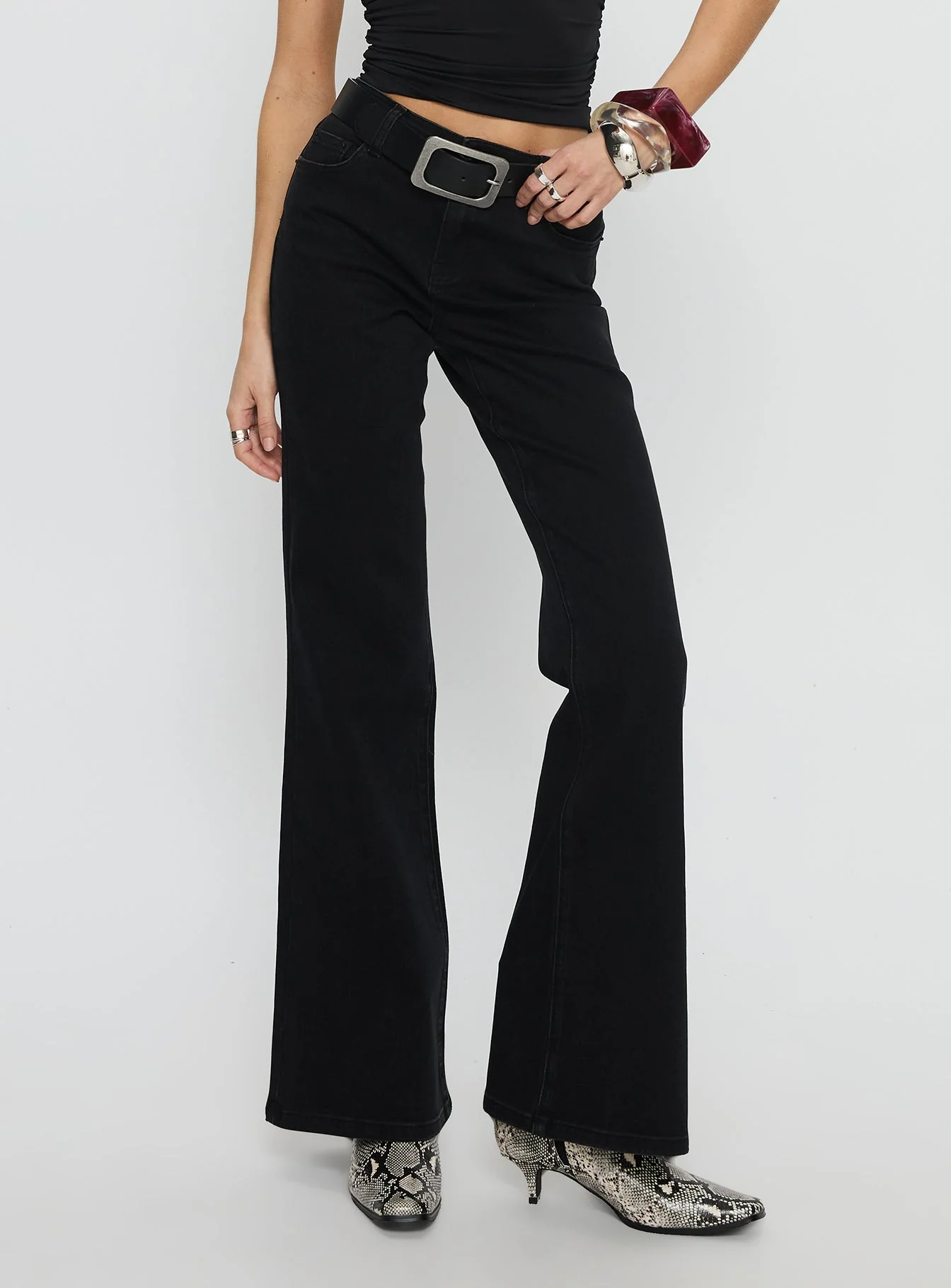 Magic Mirror Mid Rise Bootleg Jeans Washed Black - Image 2