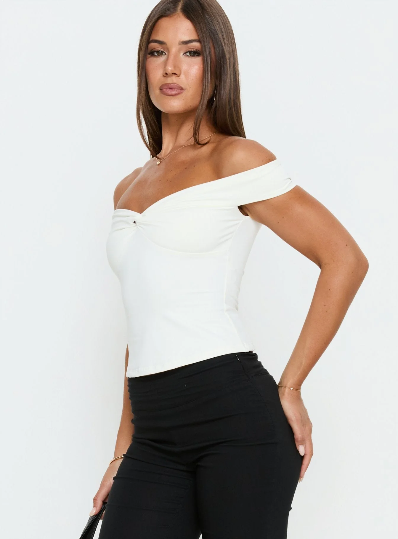 Maxeina Off Shoulder Twist Top White - Image 4