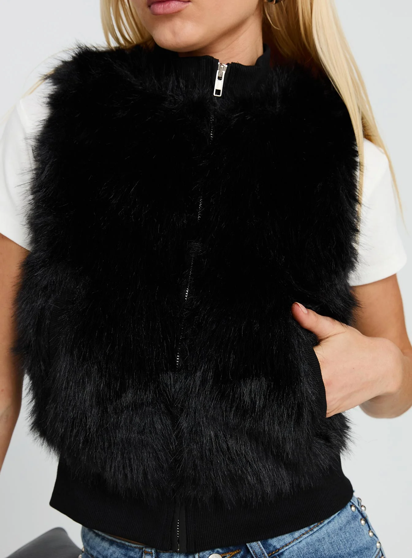 More Clarity Faux Fur Vest Black - Image 5