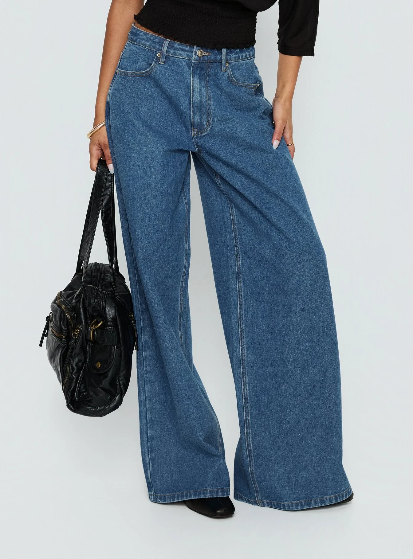 Naylor Mid Rise Wide Leg Jeans Mid Blue Wash - Image 2