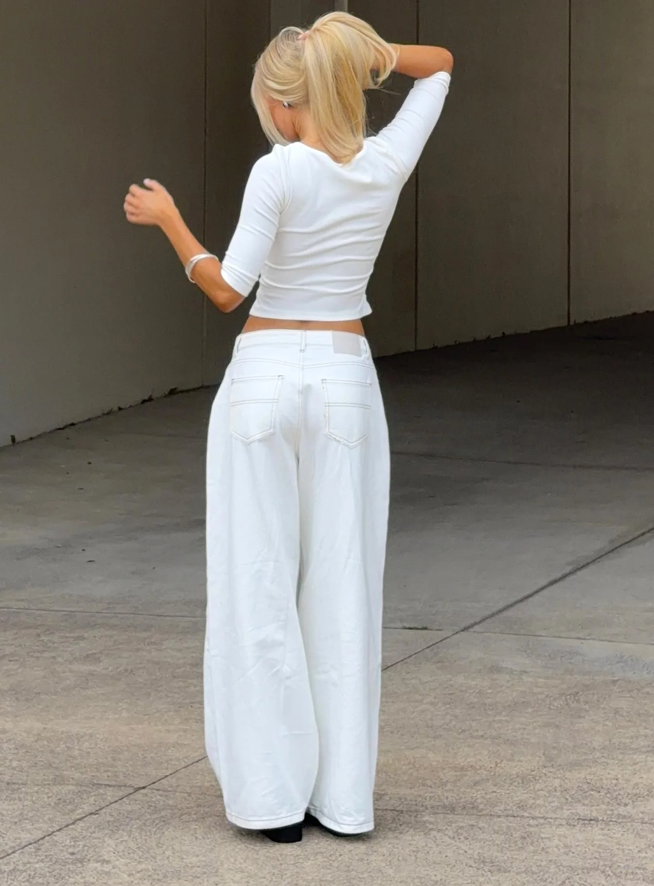 Naylor Mid Rise Wide Leg Jeans Cream Tall - Image 10